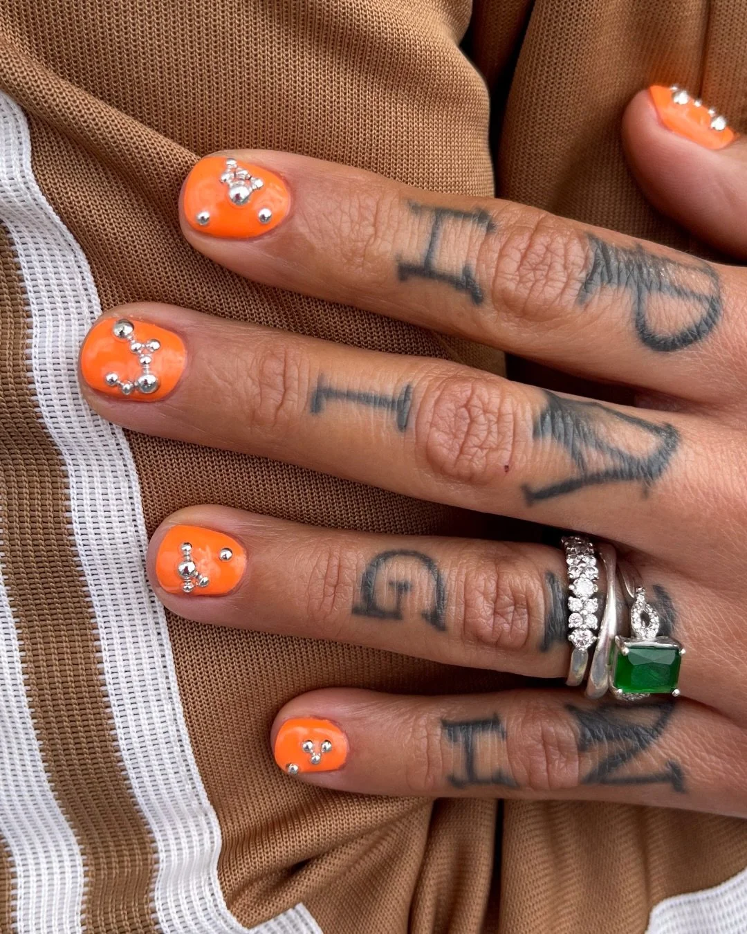Short nails deserve to be bright + bold too 💥

To Book: 
Gel Mani Full Works +  Nail Art Special 

#shoreditchnails #lianashoreditchnails #gelmani #studnailart