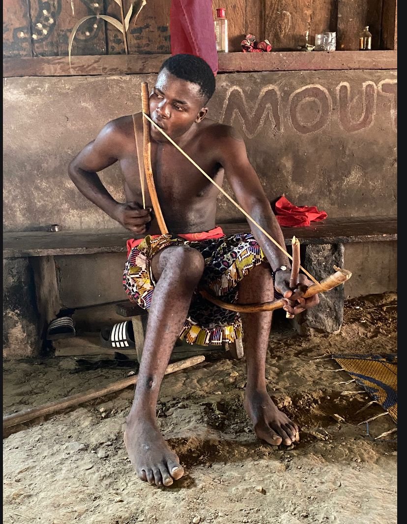 BWITI MUSIC - Sounds of the moungongo of the Bwiti missoko