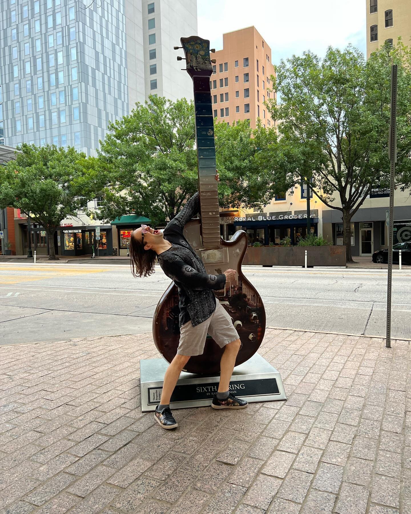 I hope everyone had a great Labor Day! We enjoyed our time in Austin/Moulton, Texas, checking out all the funky places and hanging out with my 99 (yes, 99!) year old grandma. This trip was one for the books. 🤘🏻
.
.
.
.
#guitar #music #austin #texas