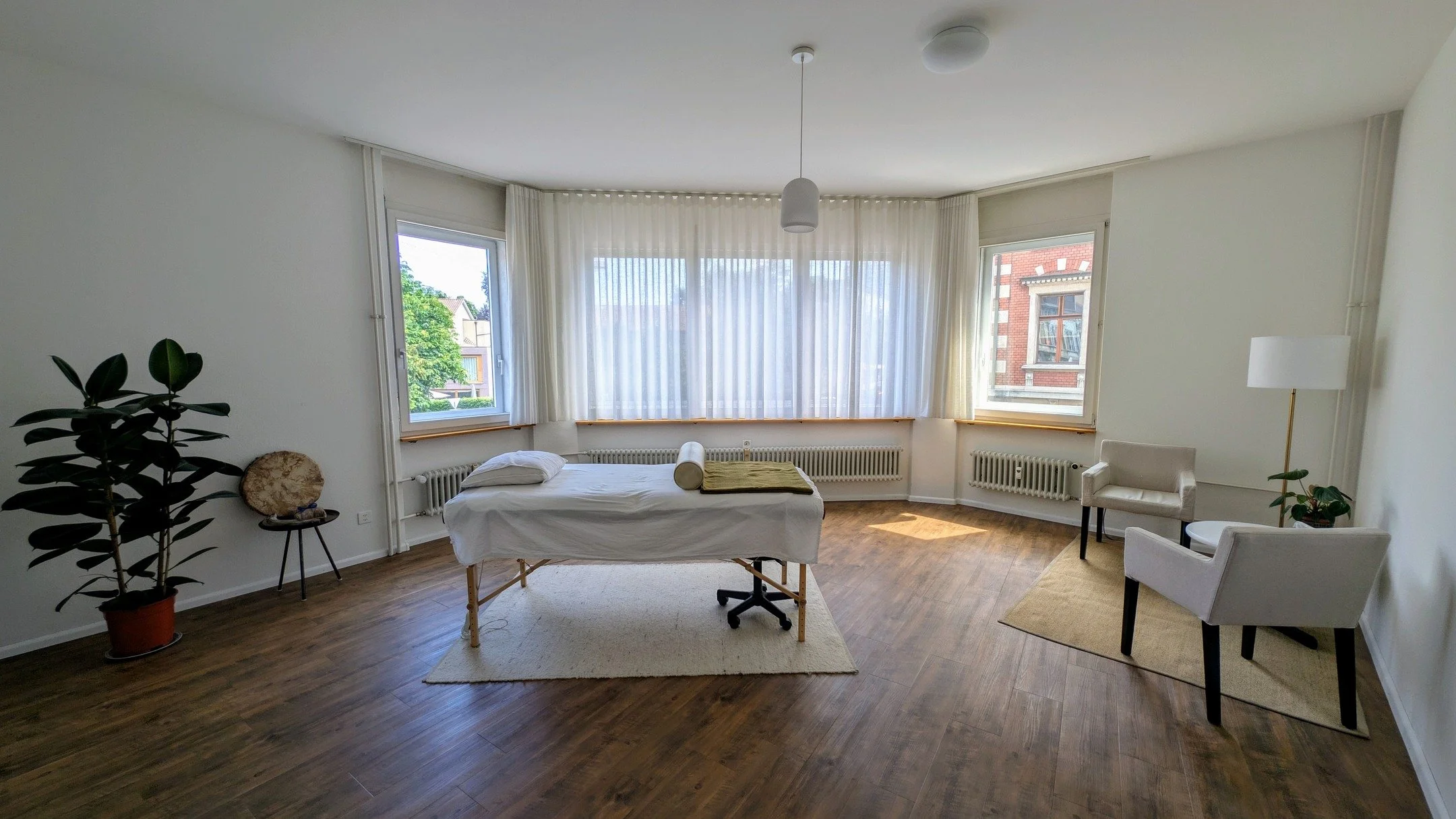 Crossover Healing &amp; Relational Arts is now open in a new practice space near Wettsteinplatz in Basel.

There's a lovely quietude and stillness here, a lot of natural light streaming in through the large windows, and a warm sense of community with