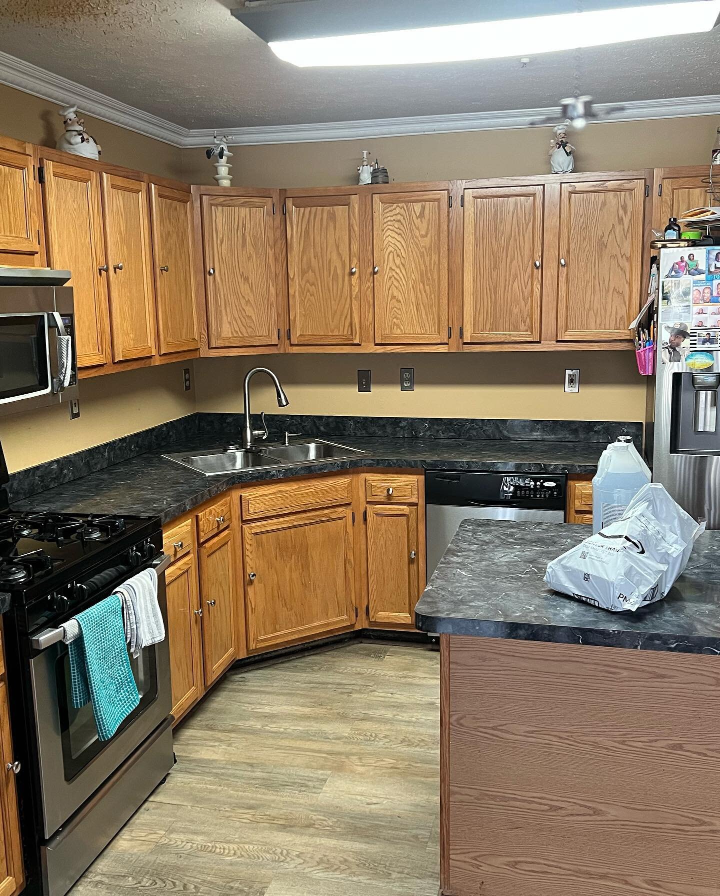 Before and after kitchen transformation (walls painted, cabinets painted, epoxy countertops, tile backsplash installed. Another 
@creative_topcoats. &amp; @true_ellusions_ #epoxyart#lennarhomes#epoxycountertops#homedecor#ryanhomes#fyp#socialmediamark