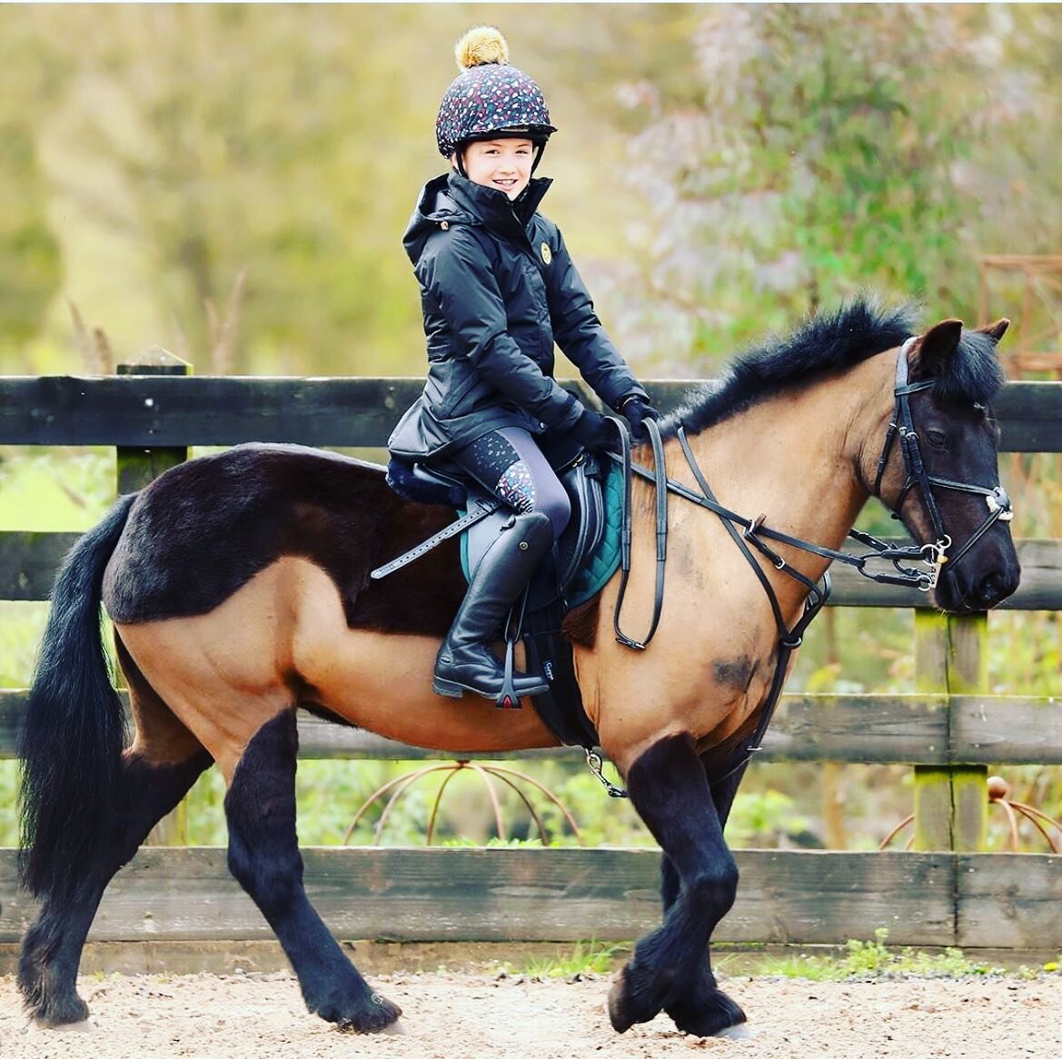 🖤🤍Stylish and practical Outdoor wear for your Little ones going back to their weekly Lessons Lots of stock to choose from Long Boots, short boots , Waterproofs , Riding Coats Hats, Hat covers , gloves , socks 
Back Protectors and of Course Matchy M