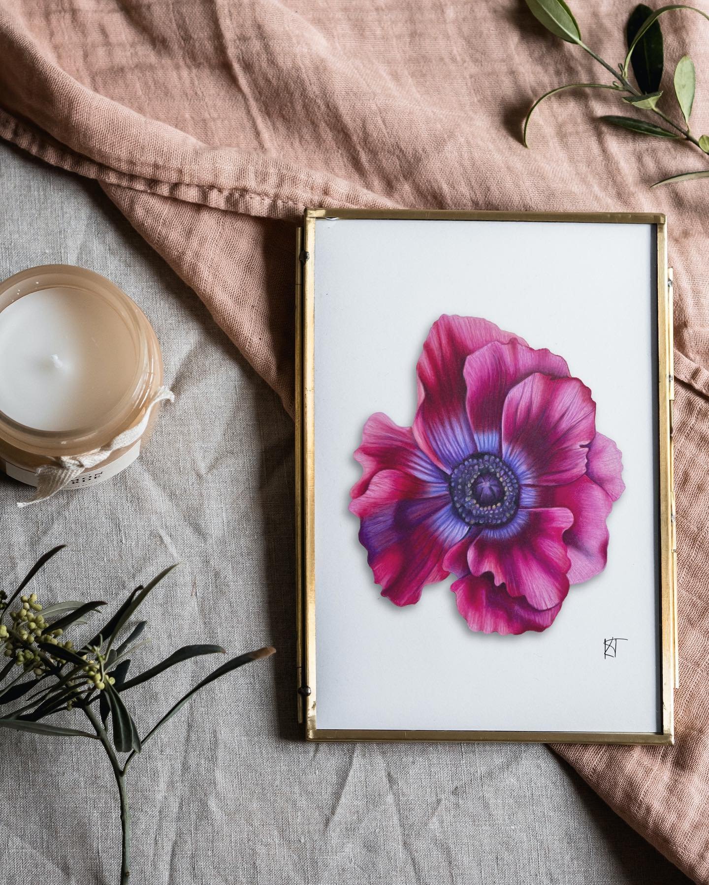 A collaborative website drop with the amazing @savkaclay who I went to high school with (whaa!) We have reconnected and decided to sell some art that was inspired by each other&rsquo;s work. 
*
This is an Anemone flower 🌸
In this webshop drop, print