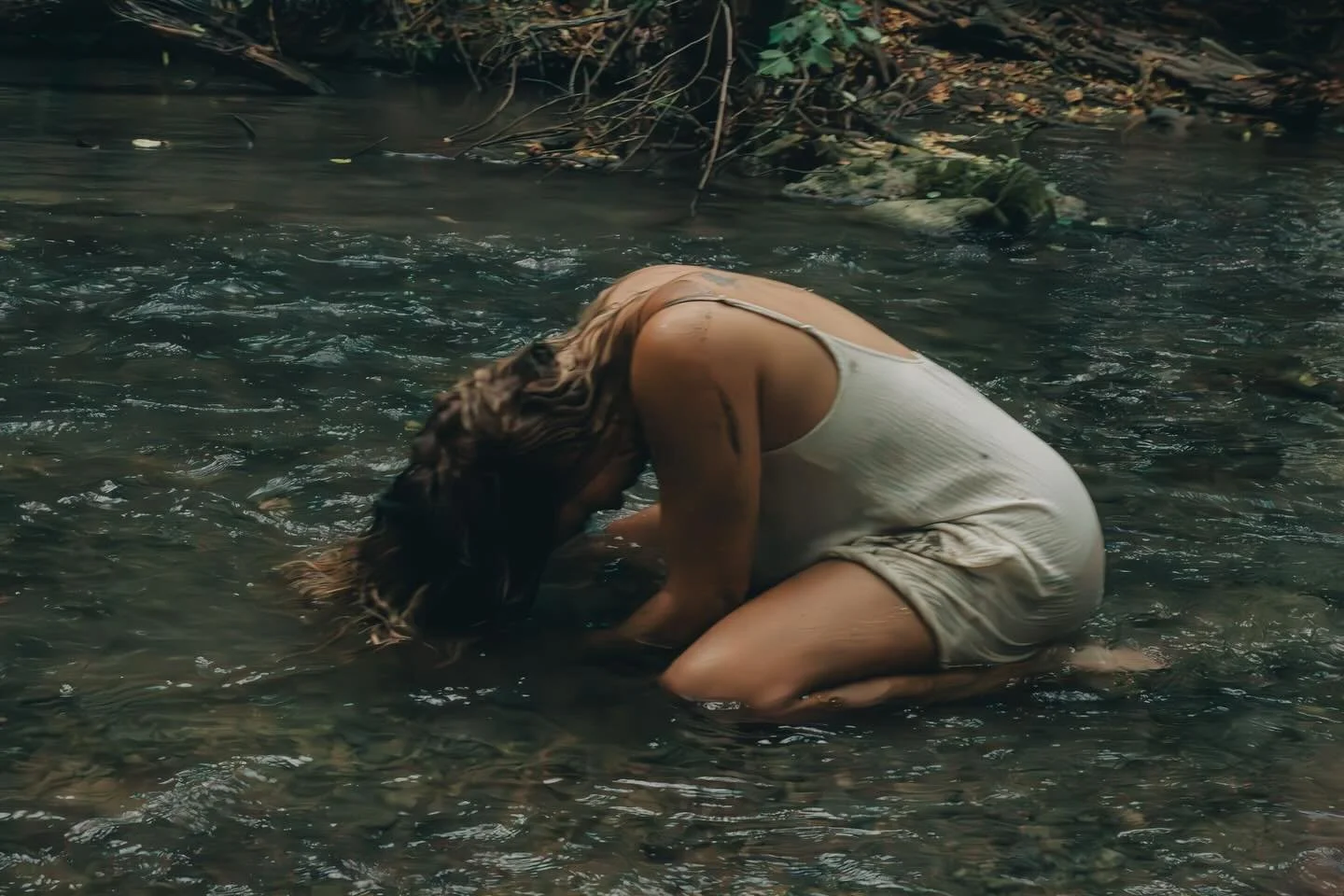 Letting grief and a deep heaviness move through me today. 

Sitting with a lot of old stuff and it feels really uncomfortable.

It feels like I have been here before, and having to remind my body and mind that I can try something different this time.