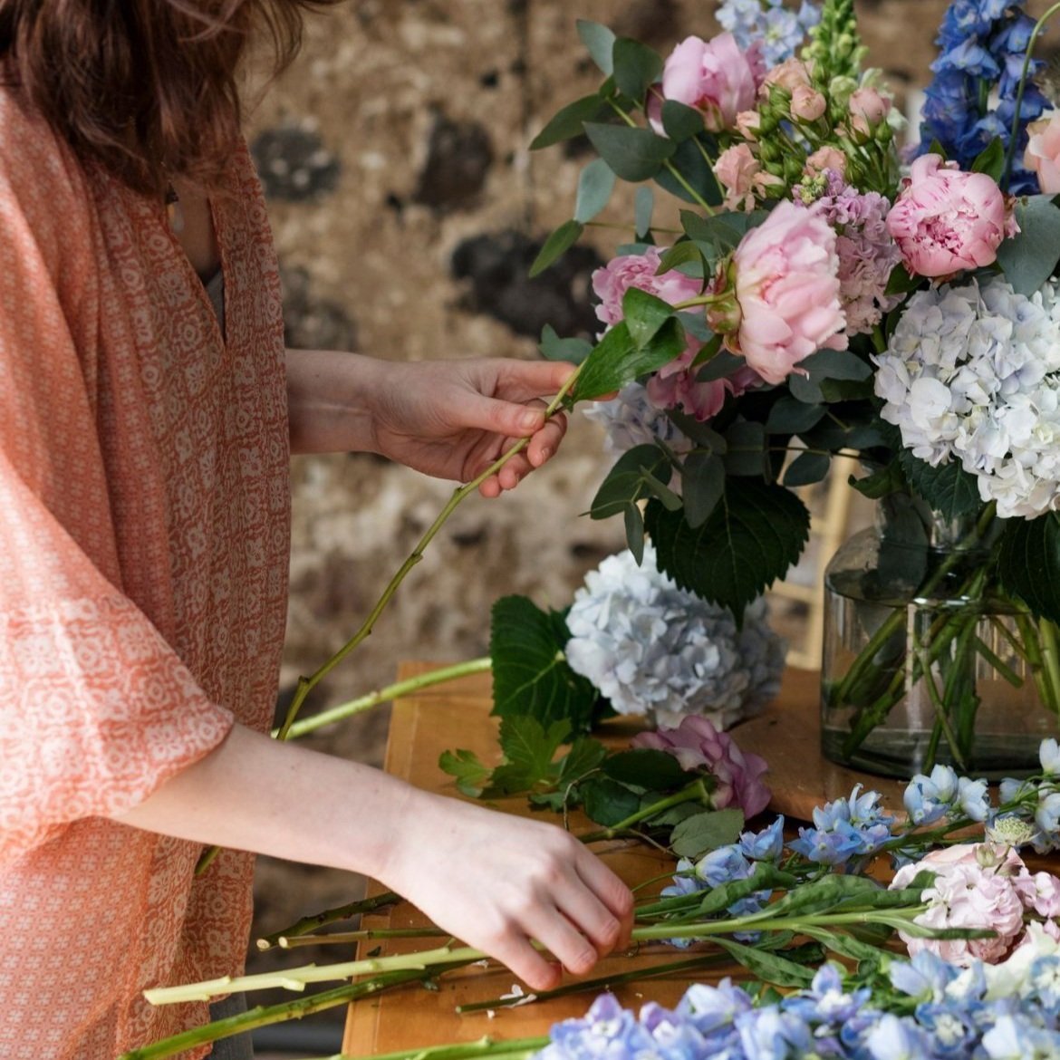 floristry vase floral arranging workshop in Edinburgh