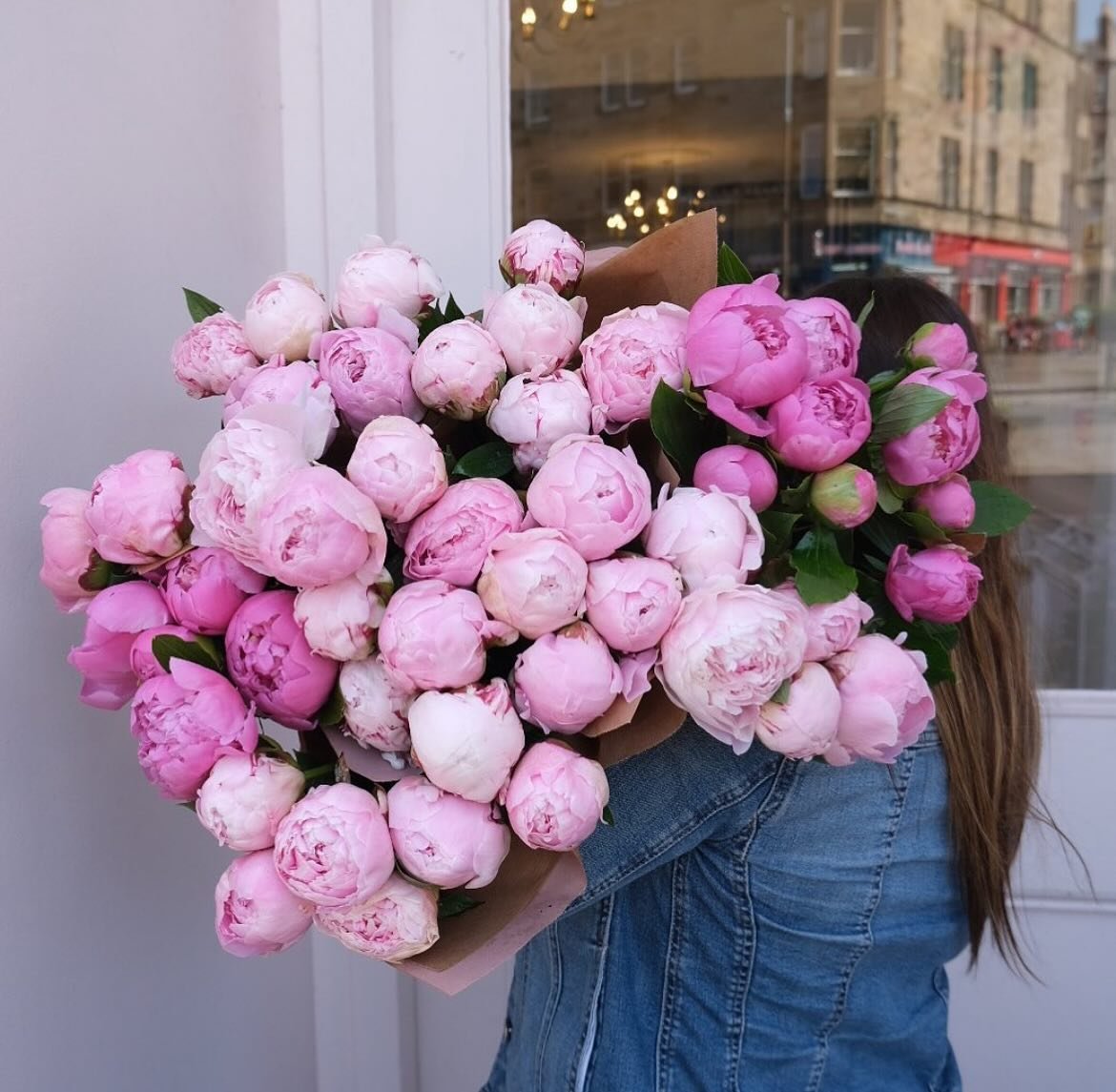 First day back at work after the Easter break? 

In need of some summer vibes? 

We have the very thing! 

How does 6 weeks of British peonies delivered to your door sound? 

Our peony subscription is launching next week with limited availability! 

