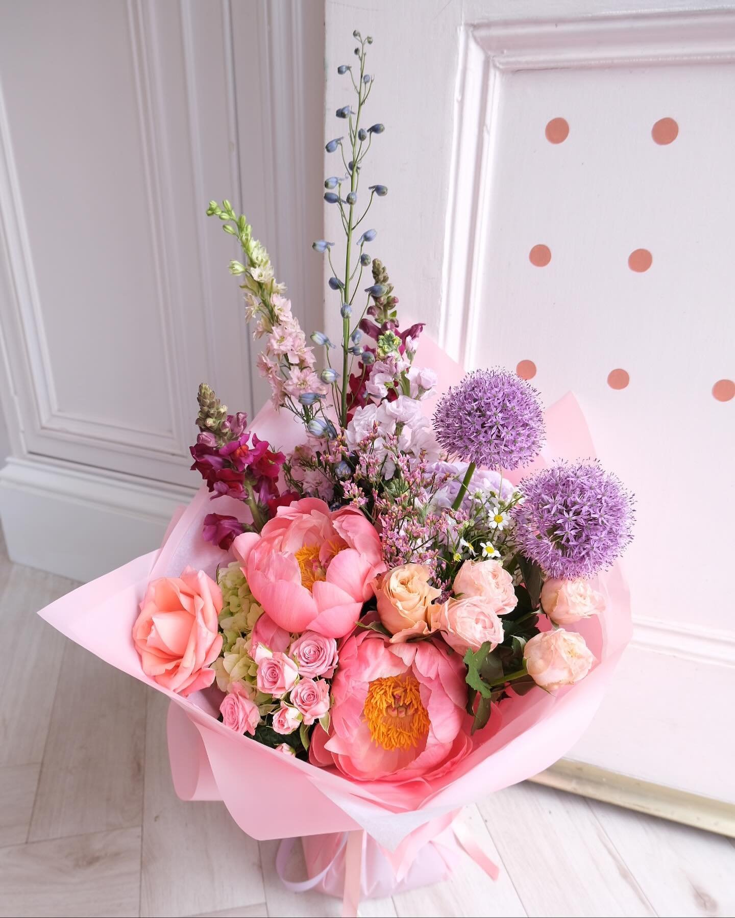 Introducing this week&rsquo;s design &ldquo;The Blousy Blooms Bouquet&rdquo;! 

Glorious Coral Charm Peonies, Hydrangeas, Roses and Alliums all arranged in our signature pink wrap! 

And if that&rsquo;s not enough keep eyes peeled on Thursday for the