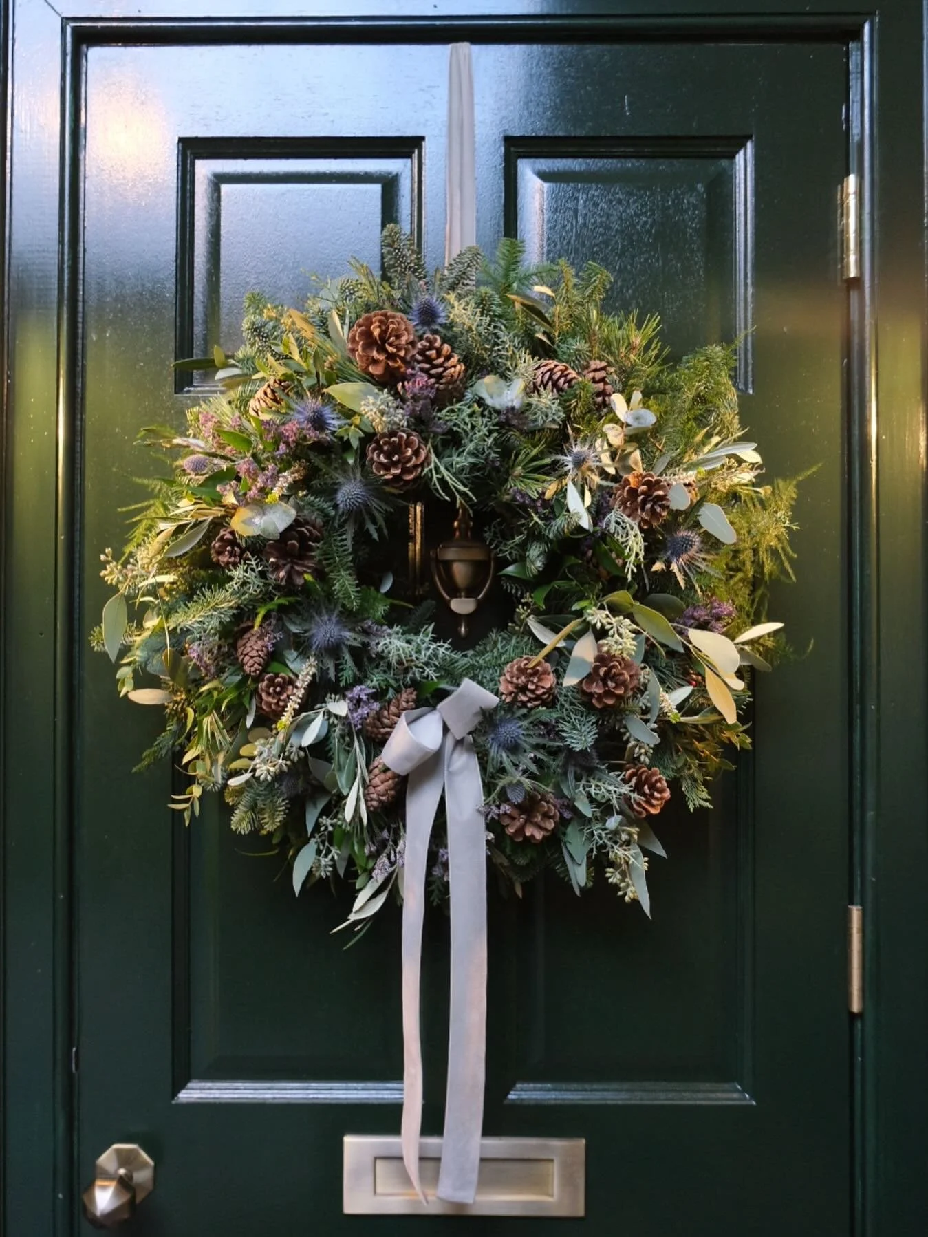 Embrace your Scottish style and spirit this Christmas with our beautiful textured wreath including the Scottish national flower &ldquo; The Thistle &ldquo;

Arranged on a fresh moss wreath base and brimming with fresh luscious foliage, pine cones, he