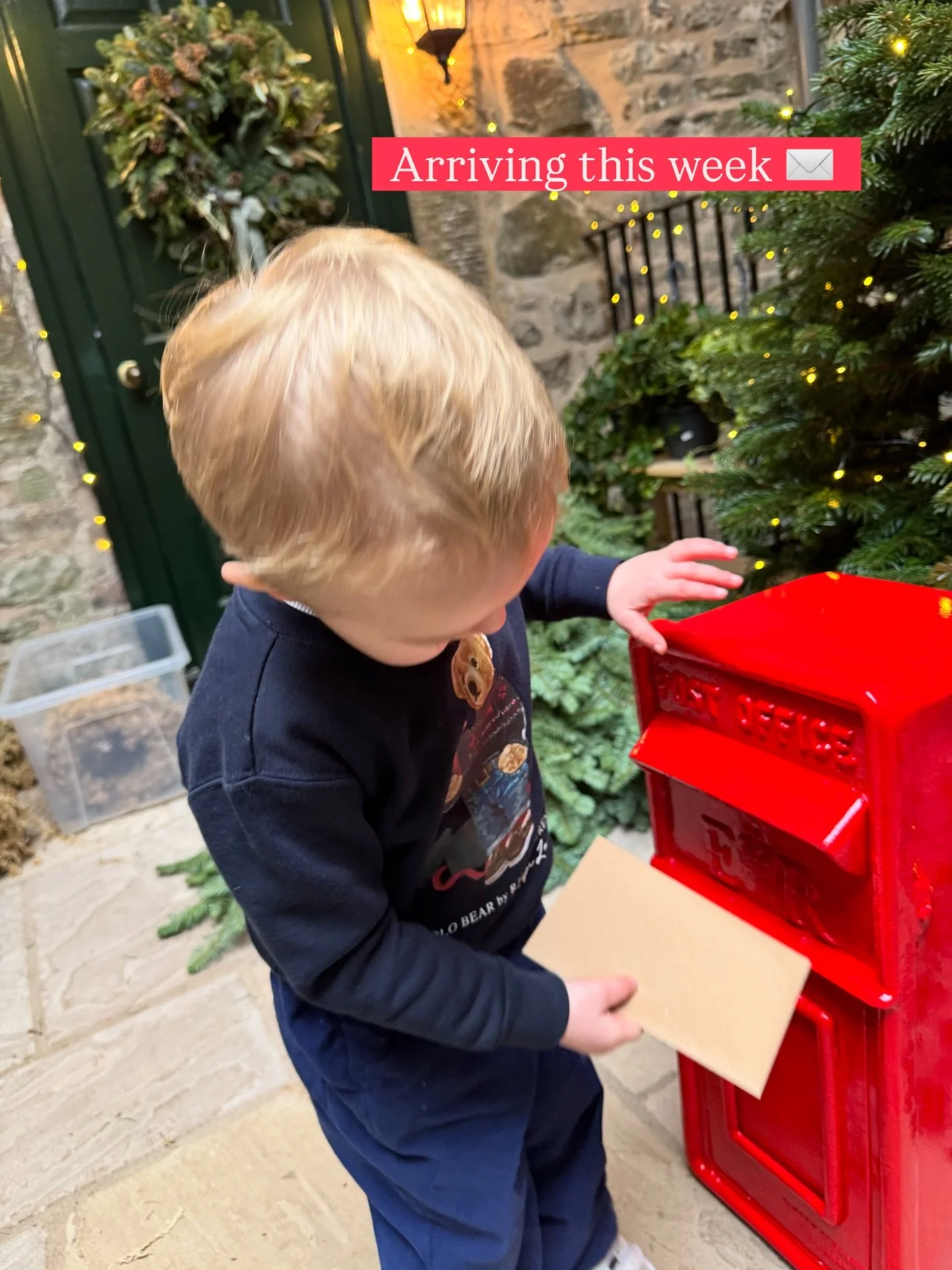Our instore experiences continue this week with the arrival of Santas North Pole Postal service! 

Bring along your little uns to write their letter to Santa &amp; watch them post it off! Within days they will receive a reply &amp; a nice list certif