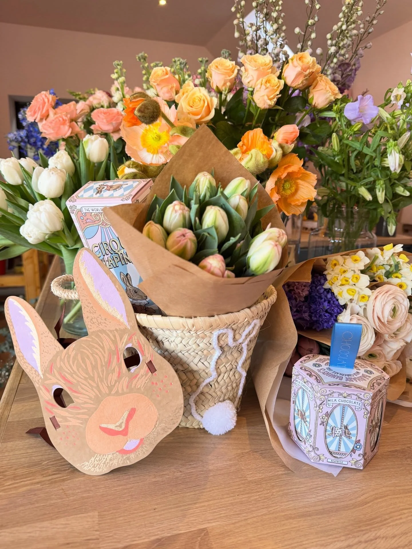 Bunnies, baskets &amp; blooms 🌼🐇

Fresh flowers on the table, a few treats tucked in, and something playful for the kids (that somehow ends up being everyone&rsquo;s favourite part)

It&rsquo;s the kind of setup that comes together easily but makes