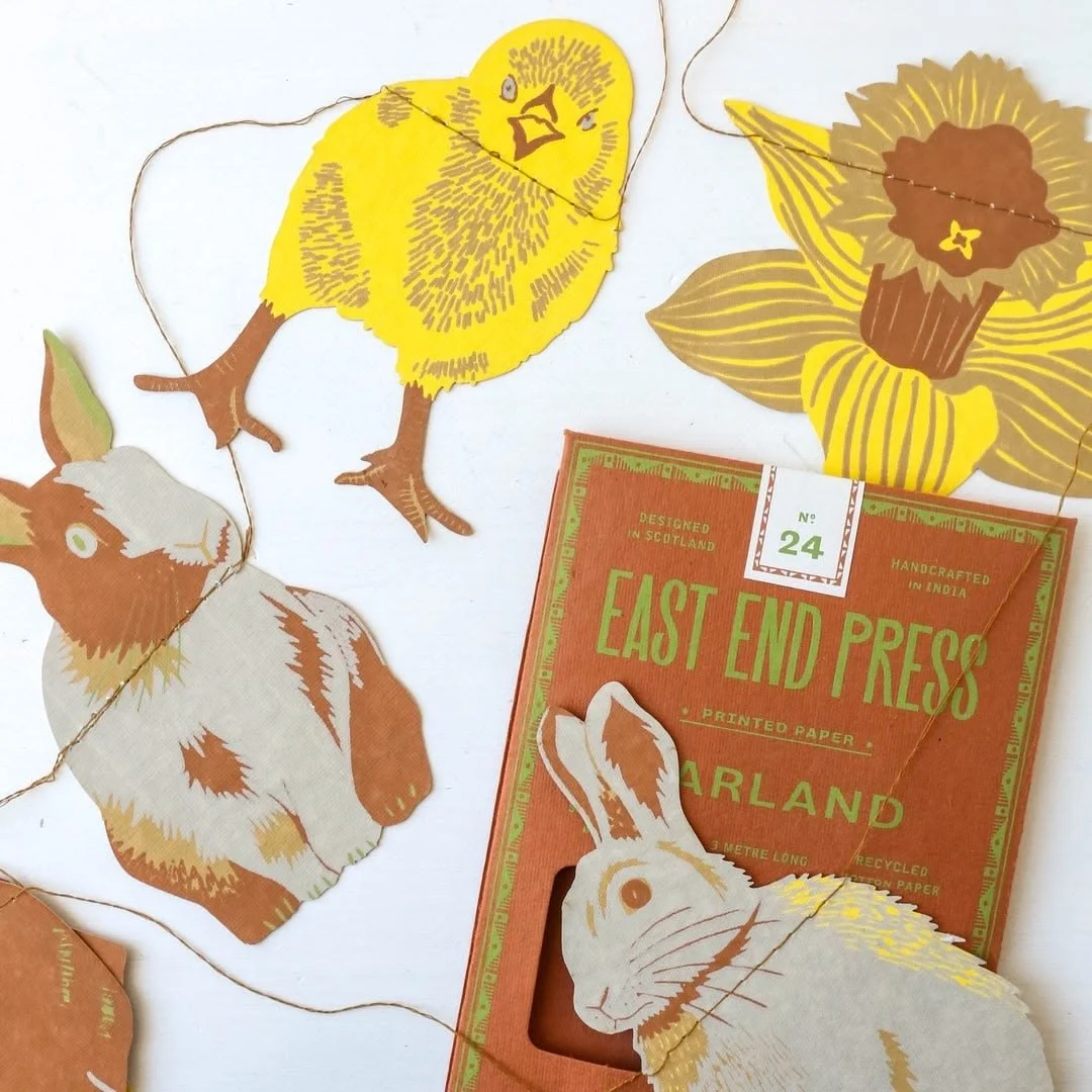 rabbit-and-chick-easter-decorative-printed-paper-garland.jpeg