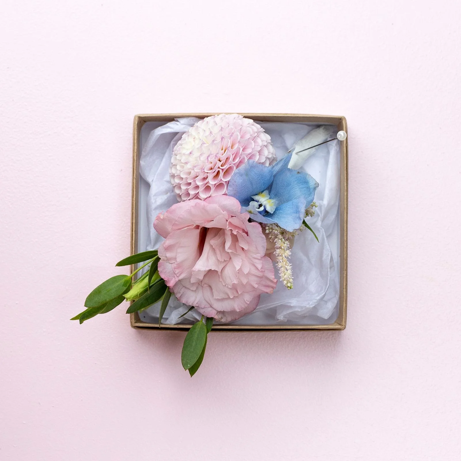 pastel-gents-buttonhole-wedding-flower-package-inbloom-studio-edinburgh.jpeg
