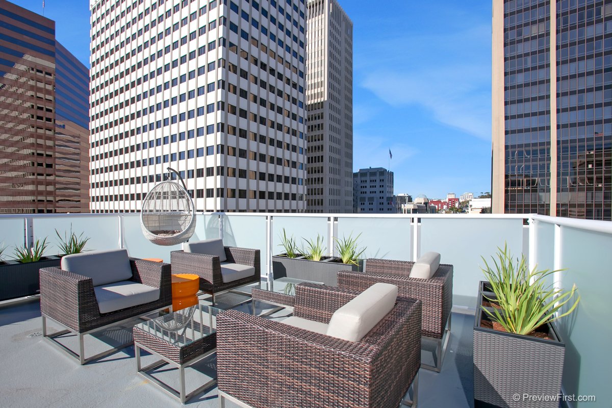 Rooftop terrace commercial outdoor furniture_Vivo Design Studios.jpg