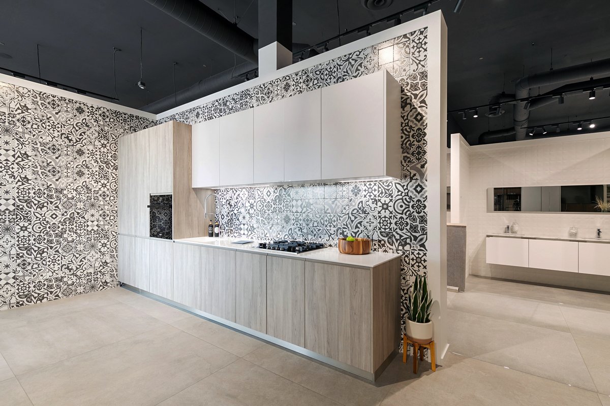 Porcelanosa Kitchen Graphic Tile - Vivo Design Studios.jpg