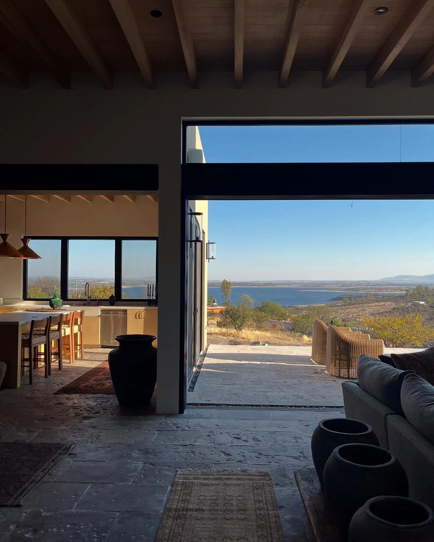 We are about to install a steel pergola on the deck at Casa Begoña for some much needed shade. Just in time for summer bbq’s and eating al fresco 🌻 Next up is working on the outdoor furniture including a really fun tiled coffee table in