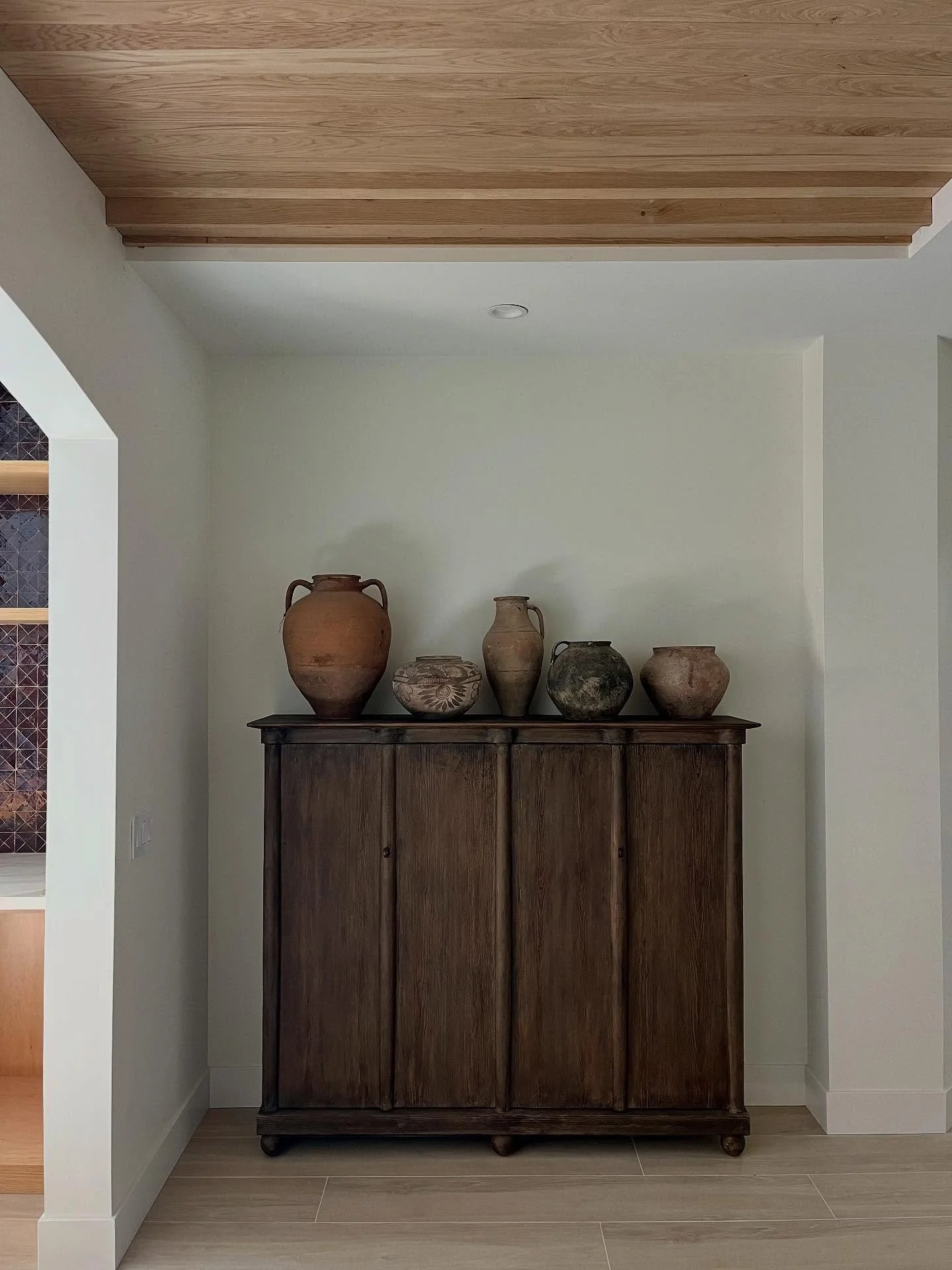 As Casa Los Olivos reaches its final phase, we&rsquo;ve embraced a slower, more intentional pace by installing pieces as the spaces are ready and letting the architecture of the home lead the way. It&rsquo;s been a process of discovery, and flexibili