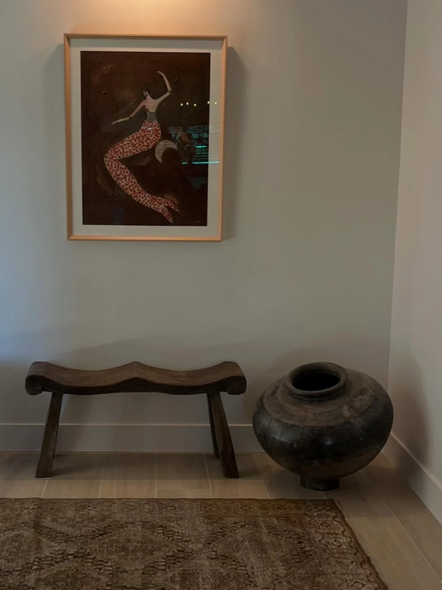 The thrill of the hunt for antique rugs will always be my #1, but testing out the rugs is making a strong case for second place ✨