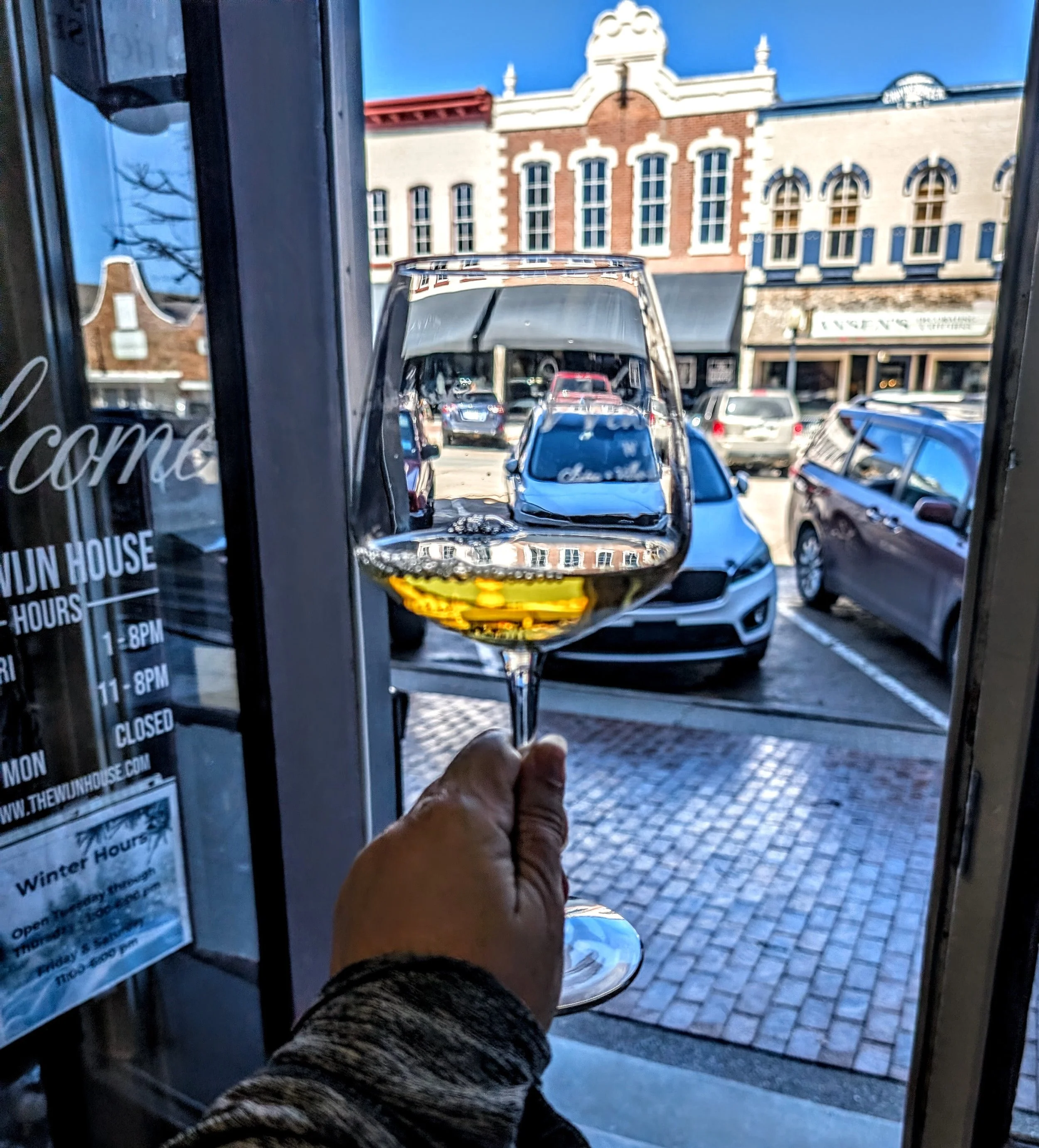 Fall in Love with Iowa Wine: Breathtaking Views, Boutiques &amp; Local Events!