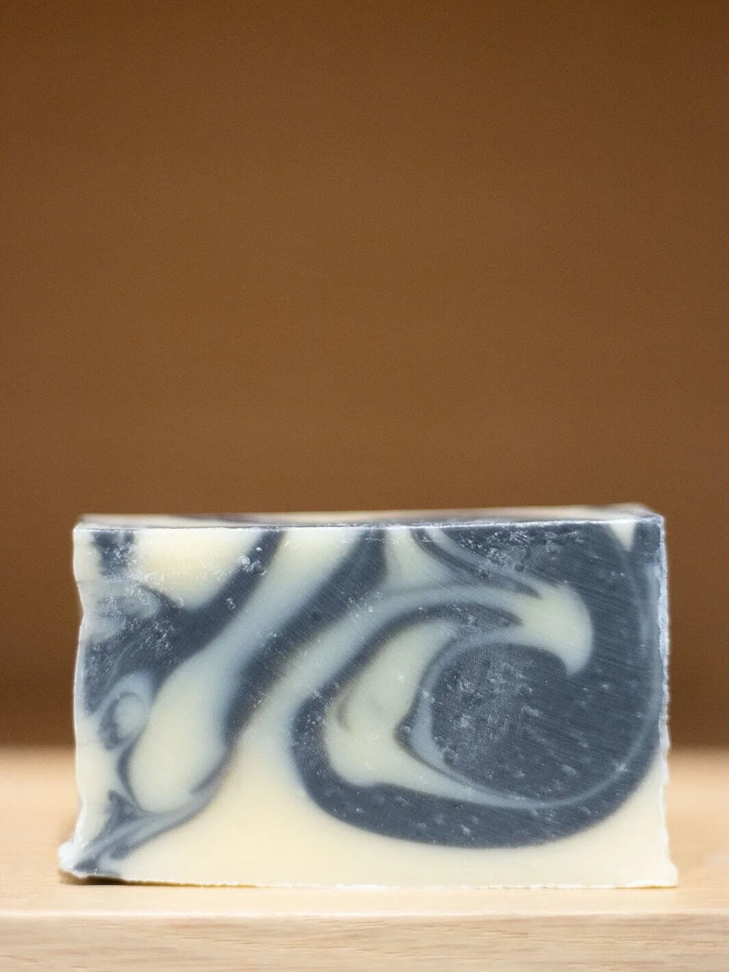 On 🤍 le nouveau savon au thym &amp; lait de ch&egrave;vre sign&eacute; @audeherouard 

Pour prendre soin de vos mains + de vos montures.