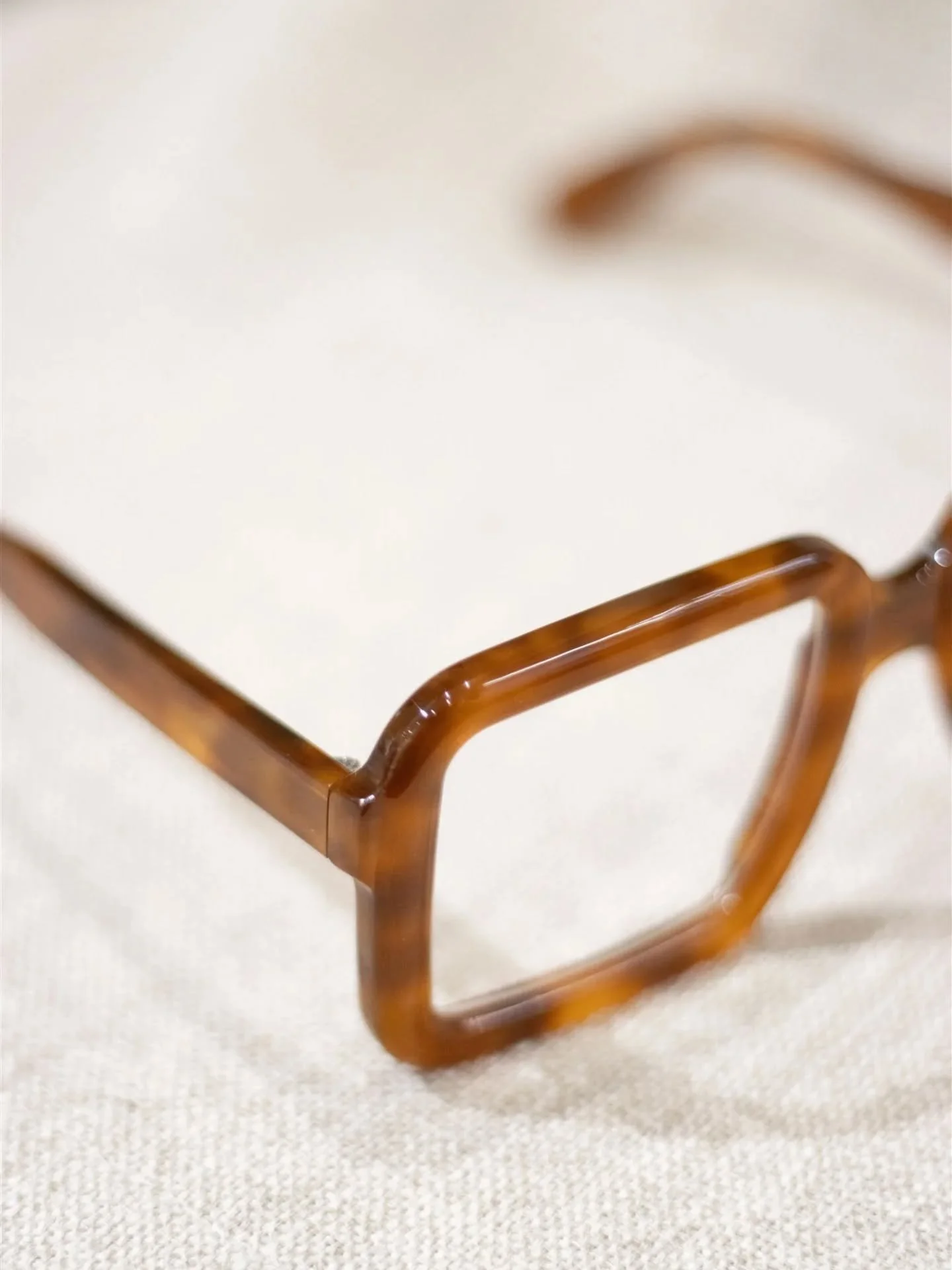 Meet Henriette! 
.
.
.
@audeherouard 
#opticien #quartierbrugmann #norui