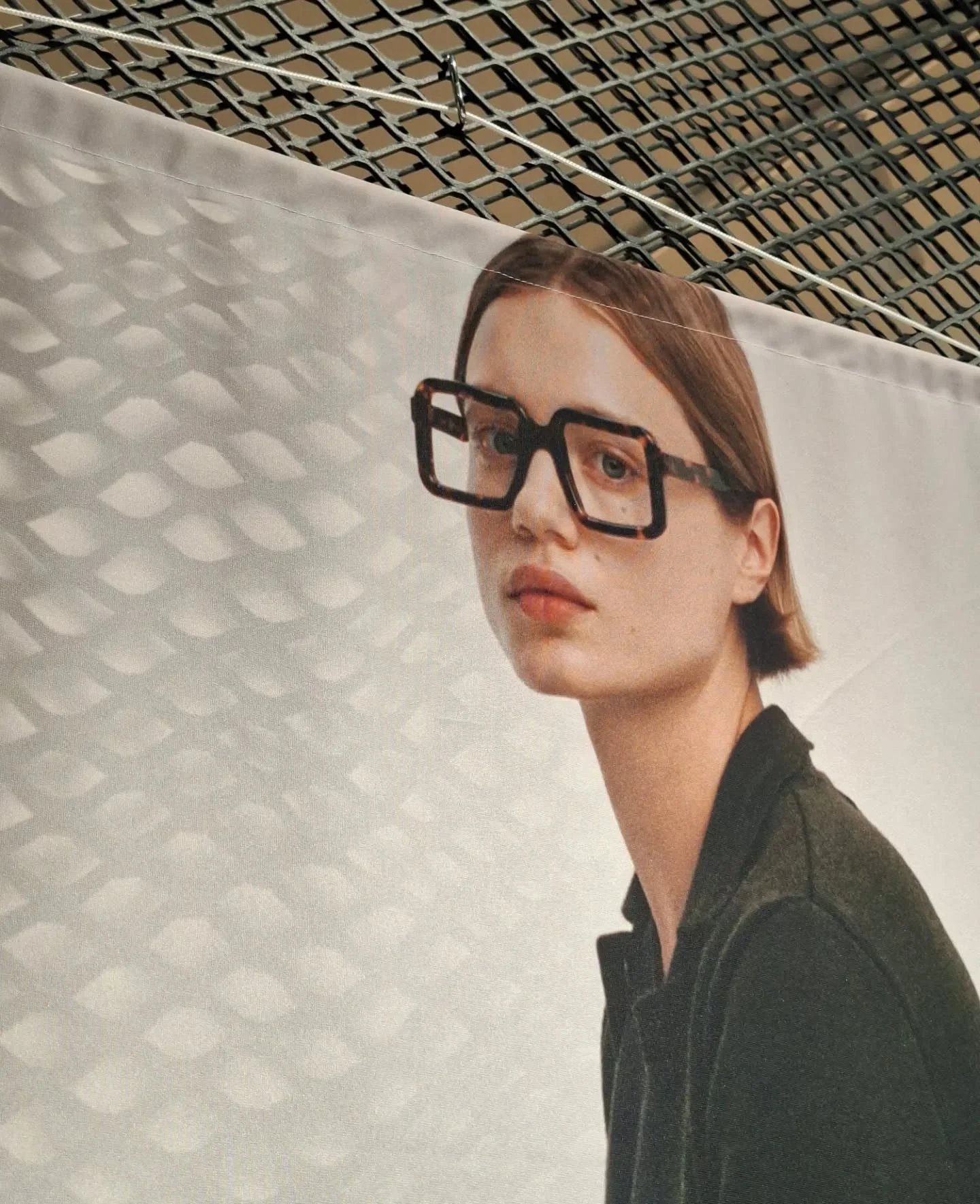 R&eacute;cap' de f&eacute;vrier:
1. Jolie vitrine
2. Du rouge 
3. Des nouveaut&eacute;s
4. Un beau projet qui prend forme
5. Du bon caf&eacute; 
6. Henriette
7. Du bonheur, beaucoup de bonheur
8. Et puis du rire...
.
.
.
#norui #opticien #quartierbru