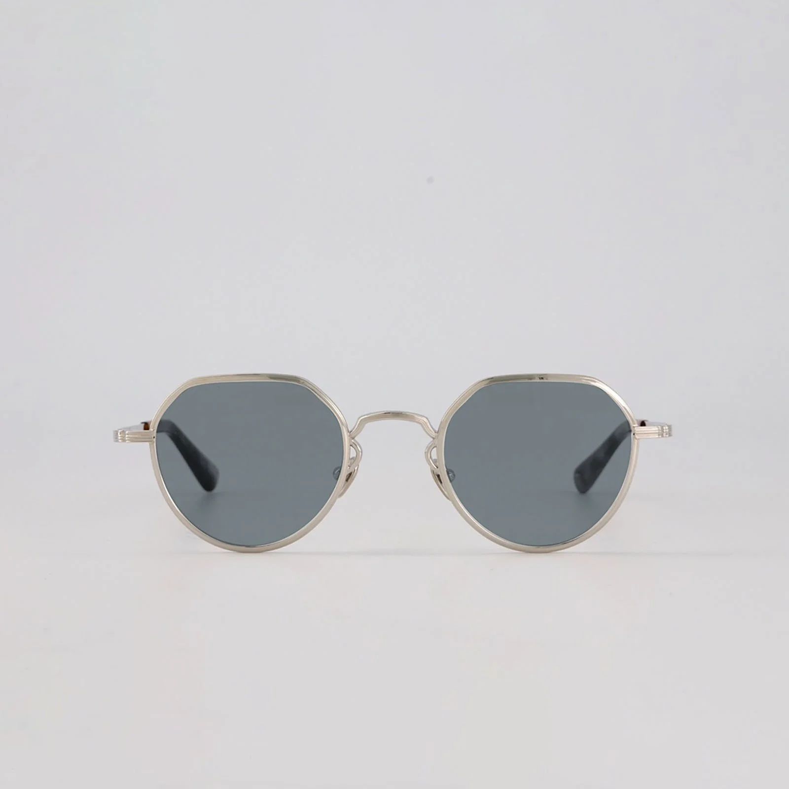 a25.32 SUN - Titane Silver