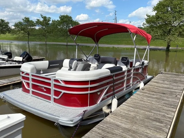 Bennington Pontoon: 10 passengers - great for an afternoon on the Ohio River.