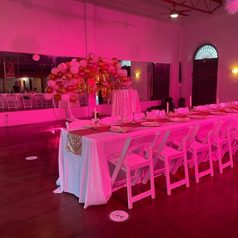 24th Birthday Bash with a Blush and Gold Theme for the beautiful @tamarasofiaa
.
.
We love seeing how our clients use our products and pieces.
.
.
Rentals by @melendezeventsrentals
.
.
Ven y vis&iacute;tanos, Lunes a S&aacute;bado de 8AM a 3PM
787-83