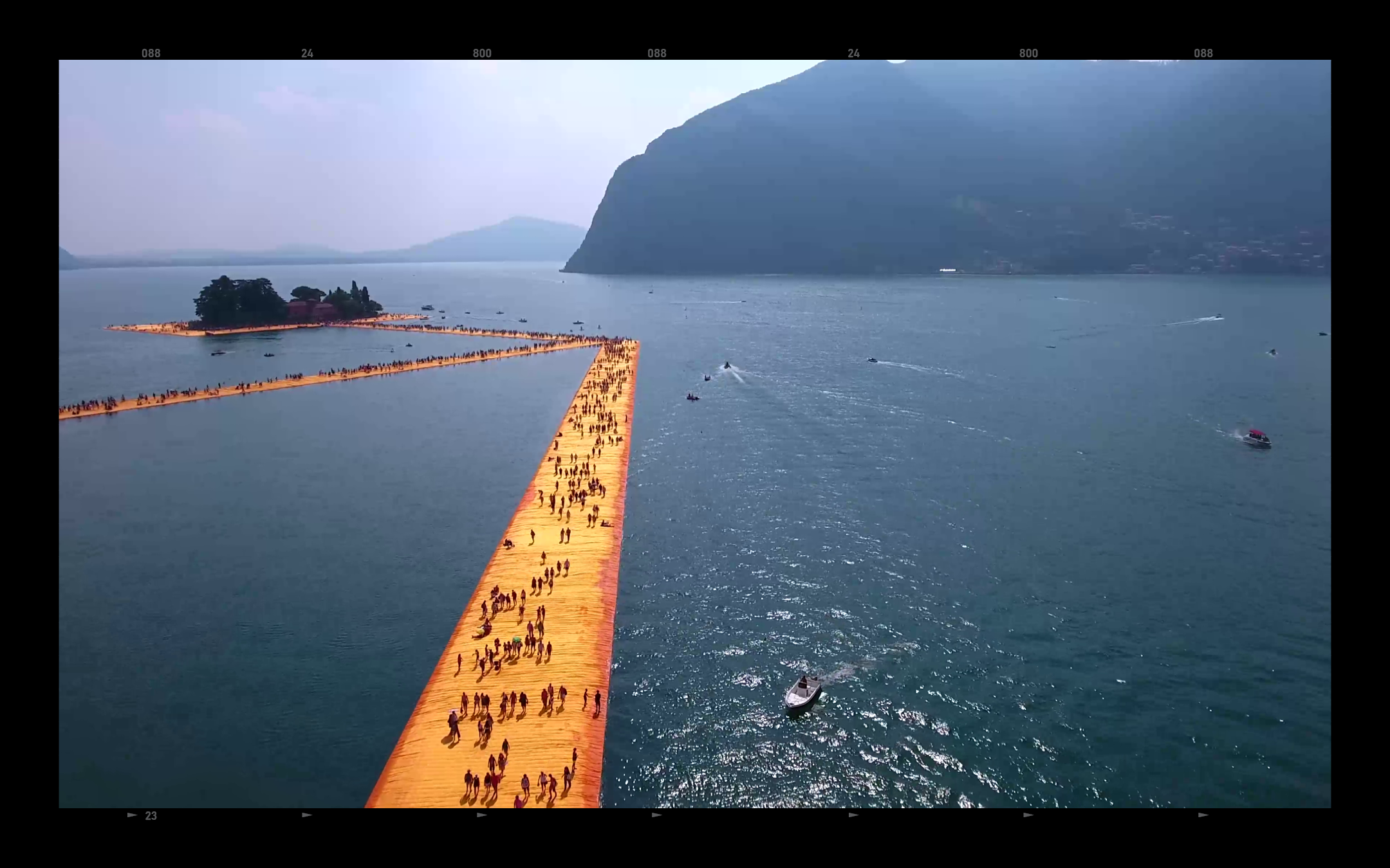 004_16_The Floating Piers_IG_4x5_Portrait_TILED10.png