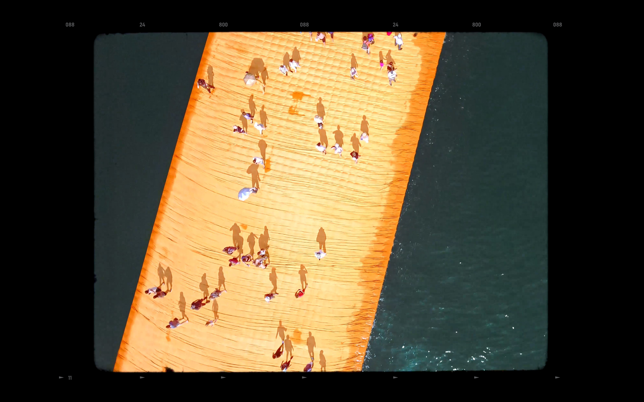 004_16_The Floating Piers_IG_4x5_Portrait_TILED7.png
