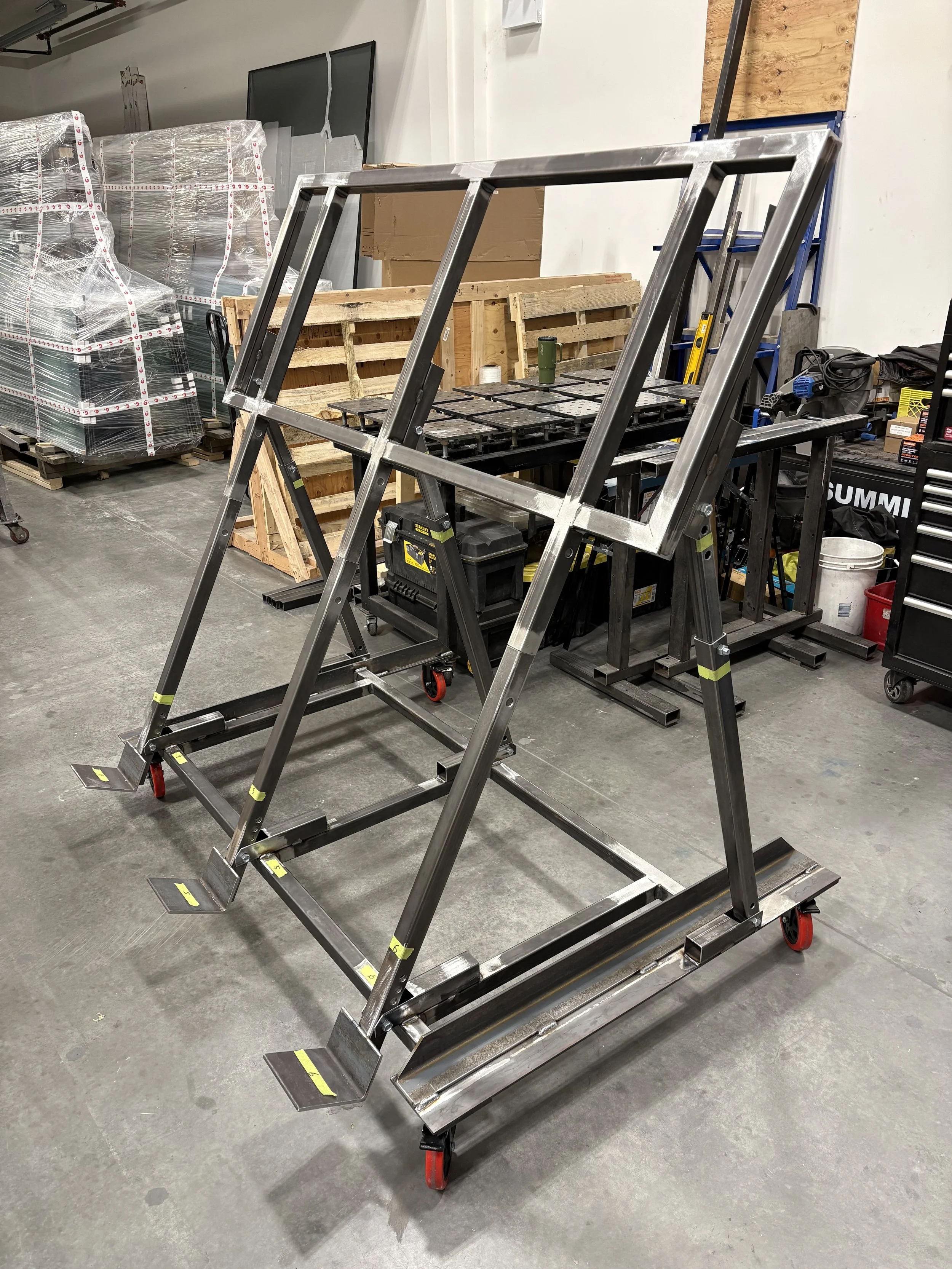 Fully adjustable glass cart