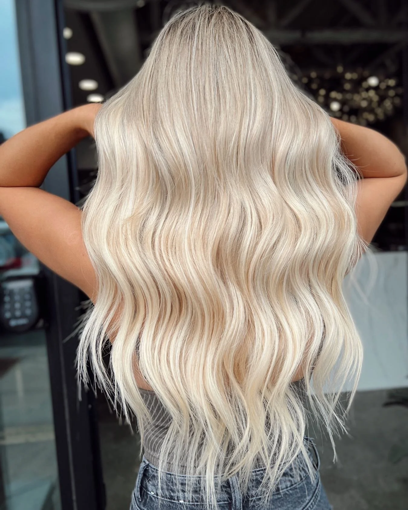 20 inch volume wefts seamlessly blended using my @arcscissors Paragon&rsquo;s in 6.5&rdquo;. Y&rsquo;all know I&rsquo;m a straight razor girlie but since adding these to my collection, I&rsquo;ve been reaching for them to detail and finesse my hair e