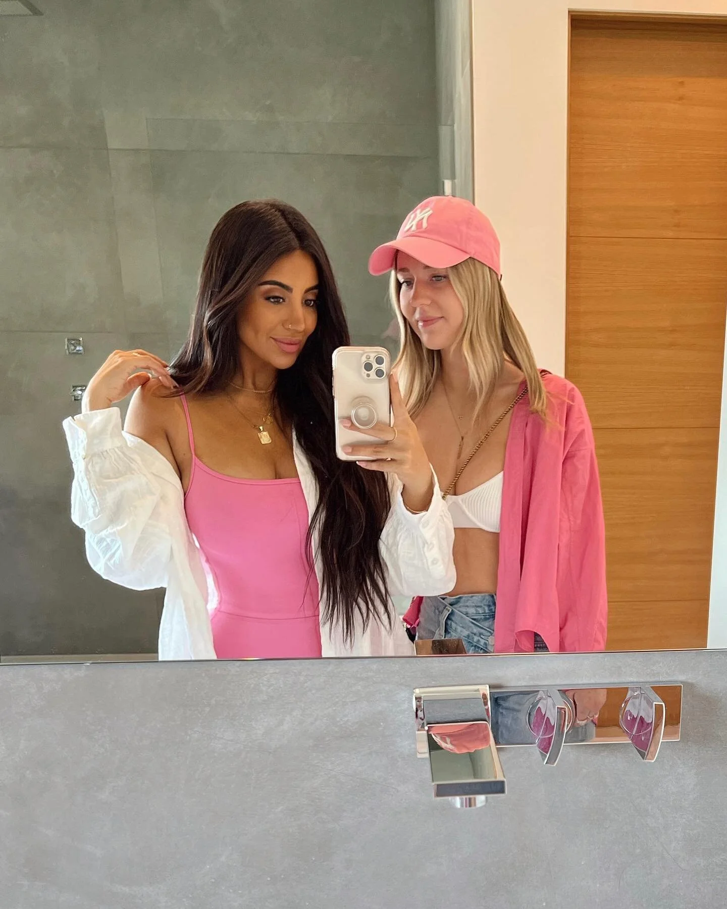 Hot girl walks in Cali with my Kaaaalllieee 💕☀️