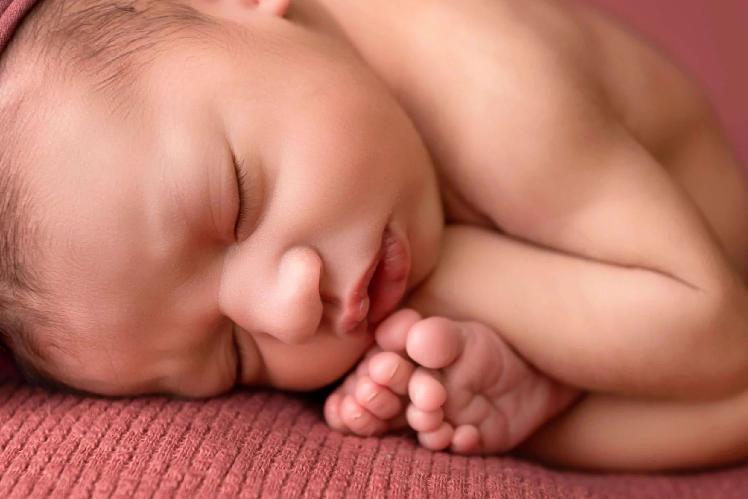 Toledo-Newborn-Photographer Eden (3).jpg