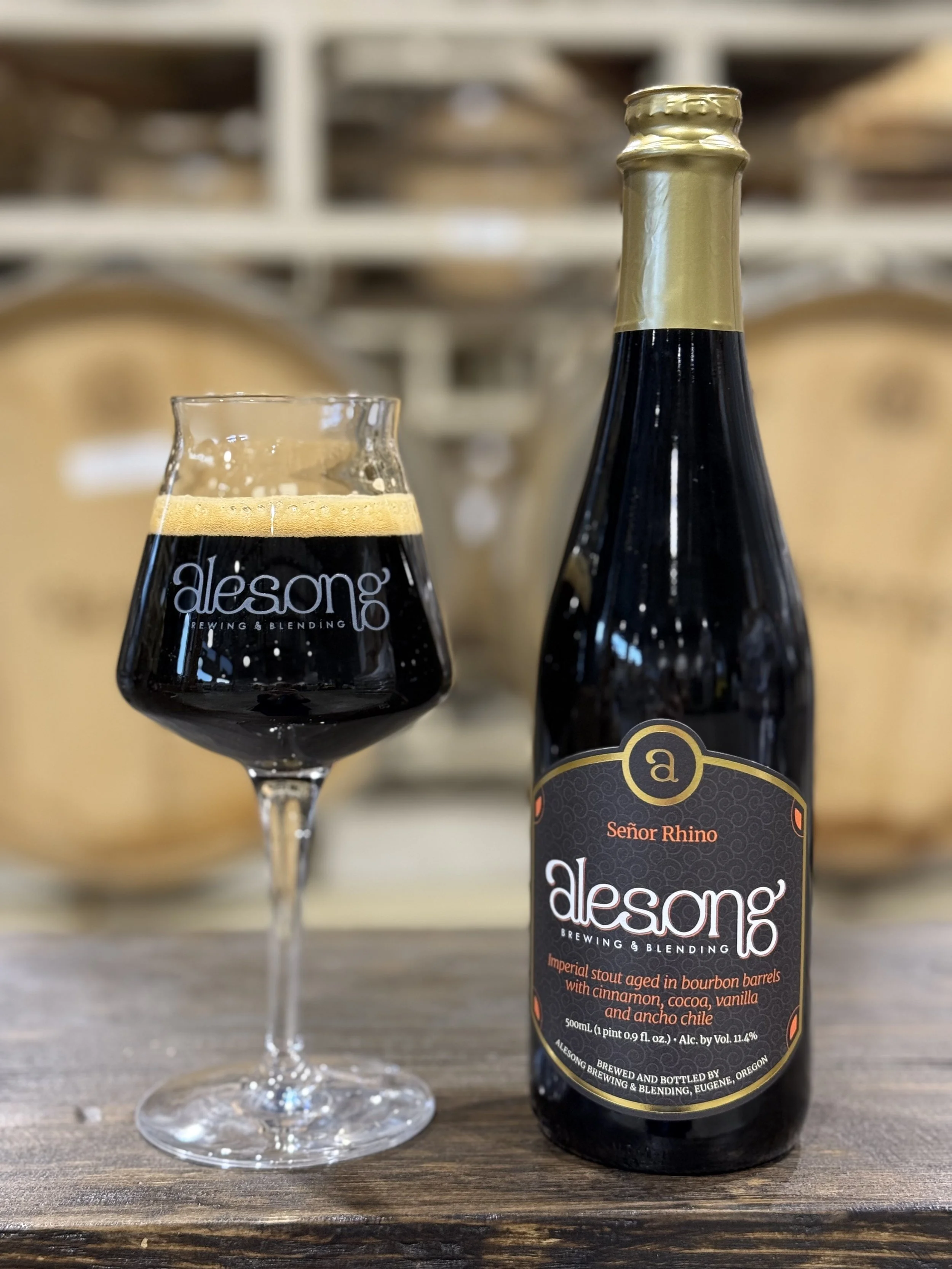 Señor Rhino in bottle and glass