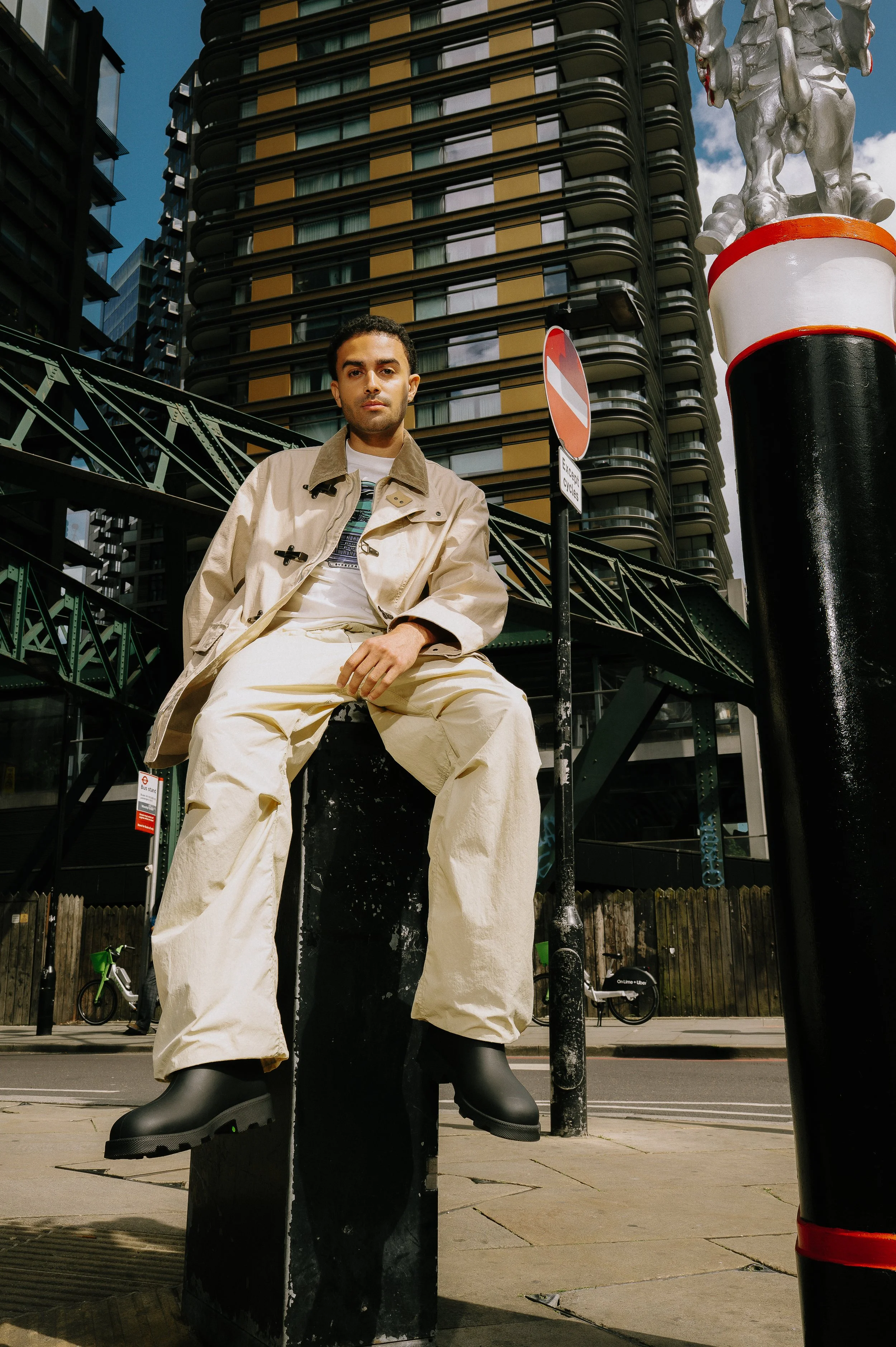 SAVOIR.FLAIR.BURBERRY.02.05.256901-Edit.jpg