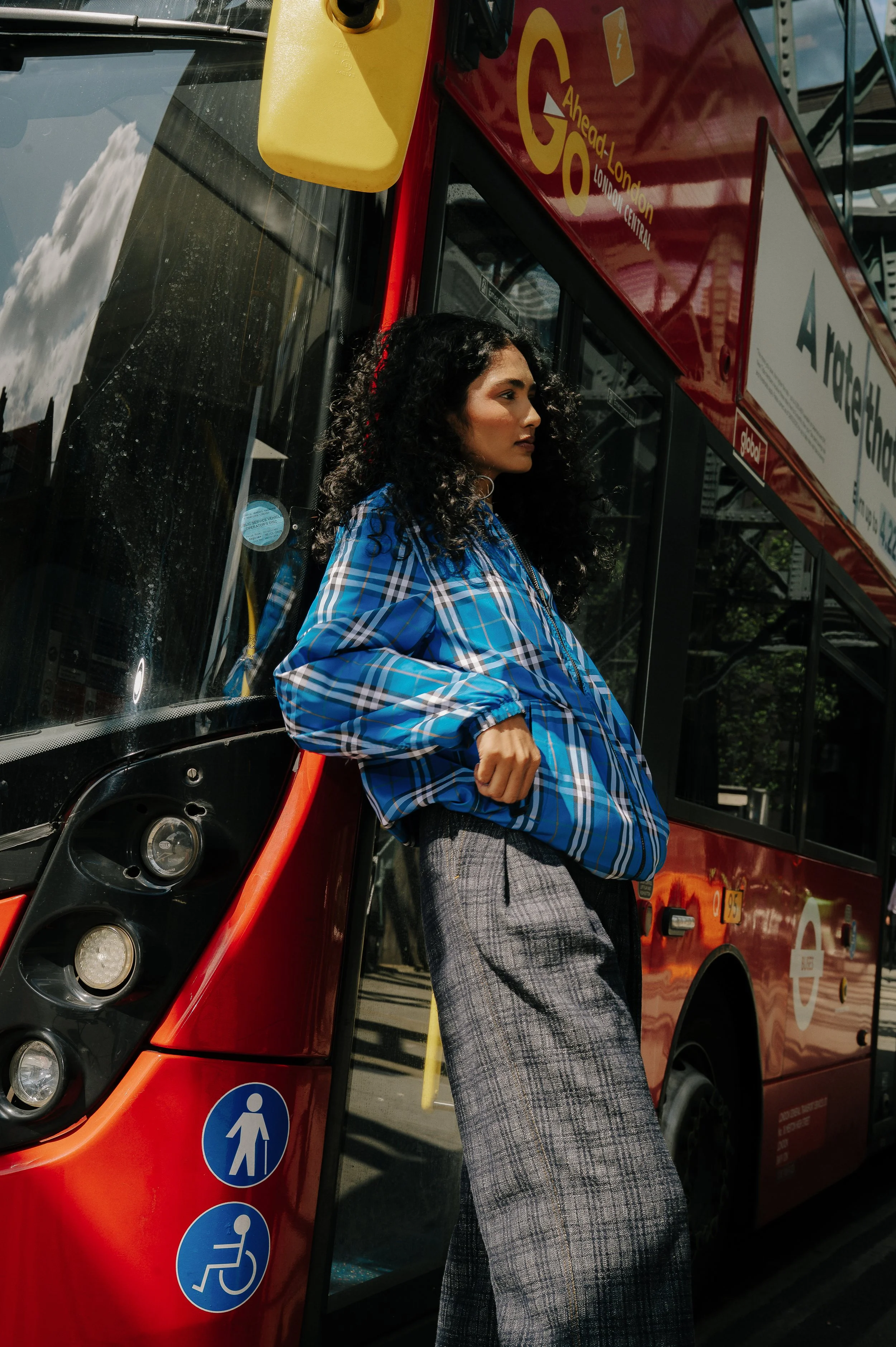 SAVOIR.FLAIR.BURBERRY.02.05.257057.jpg