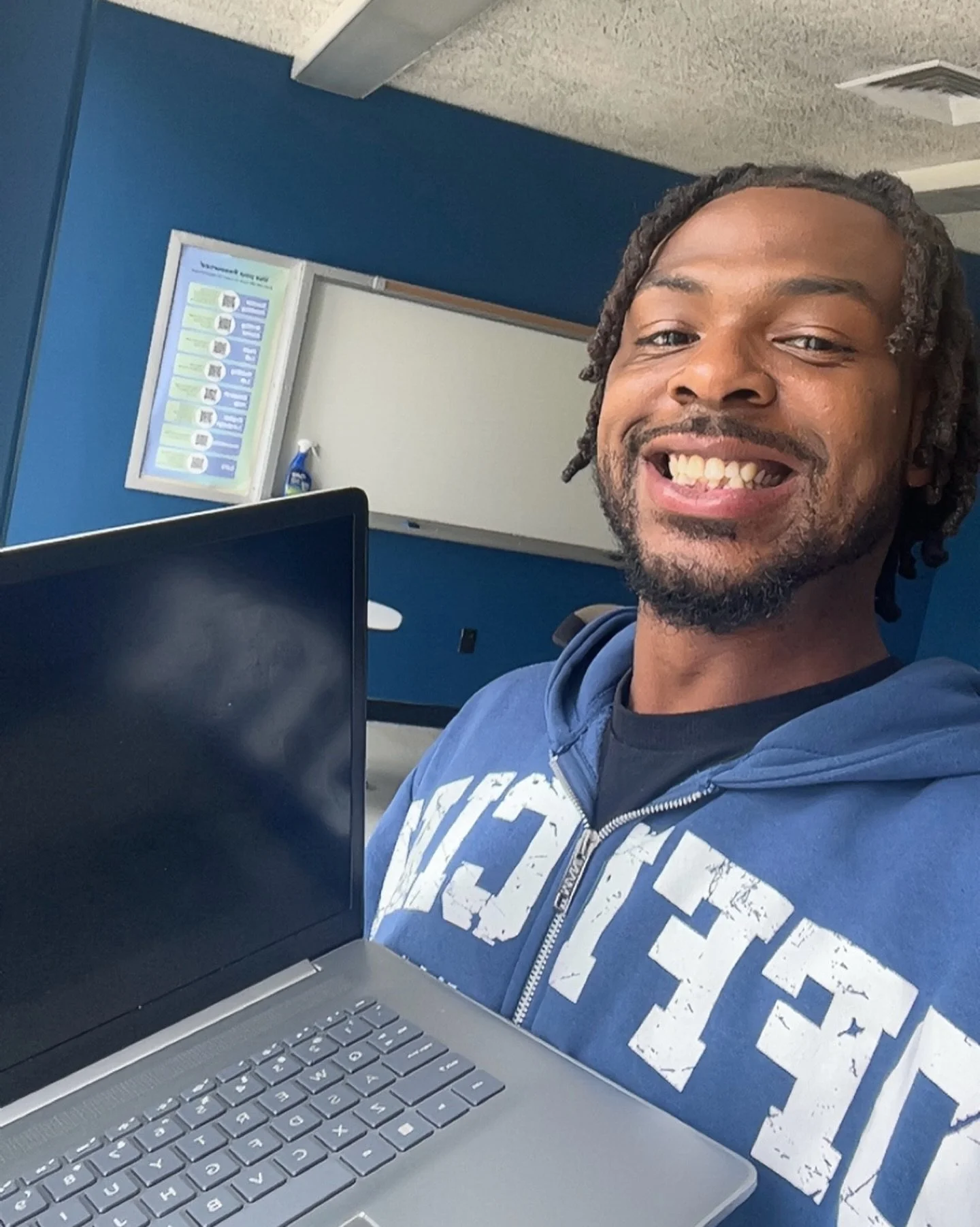 From foster care to a 4.0 GPA 🎓✨

Damareus&rsquo; journey has been anything but easy. He was born into the foster care system and experienced homelessness after aging out, challenges that most of us can&rsquo;t even imagine facing. When he started c