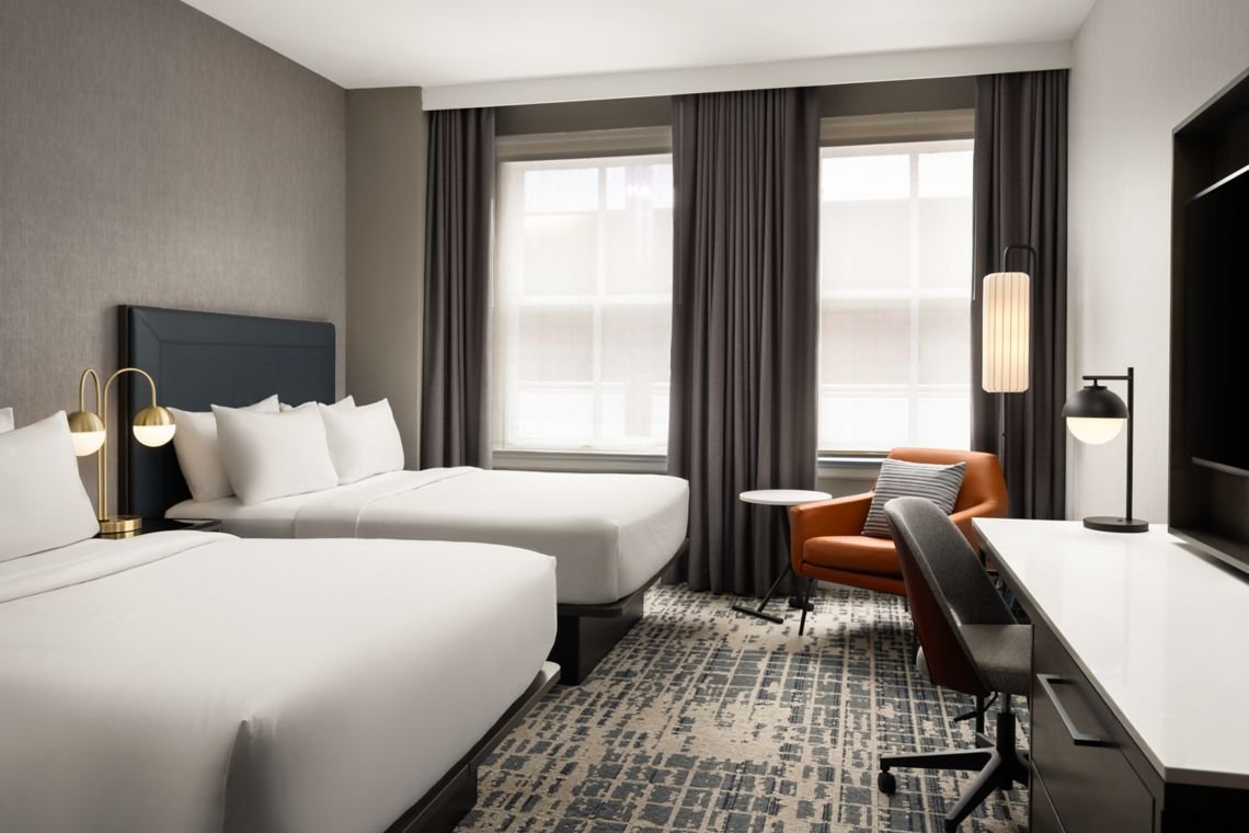 cy-phlyd-double-queen-beds-25538-Classic-Hor.jpeg