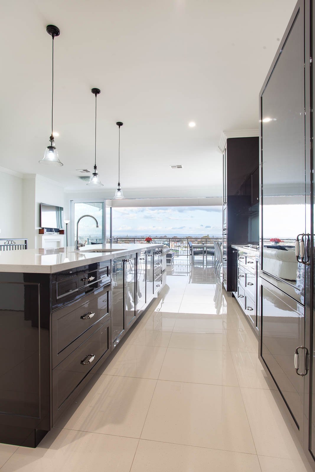 Bunbury Builder - black and white kitchen.jpg