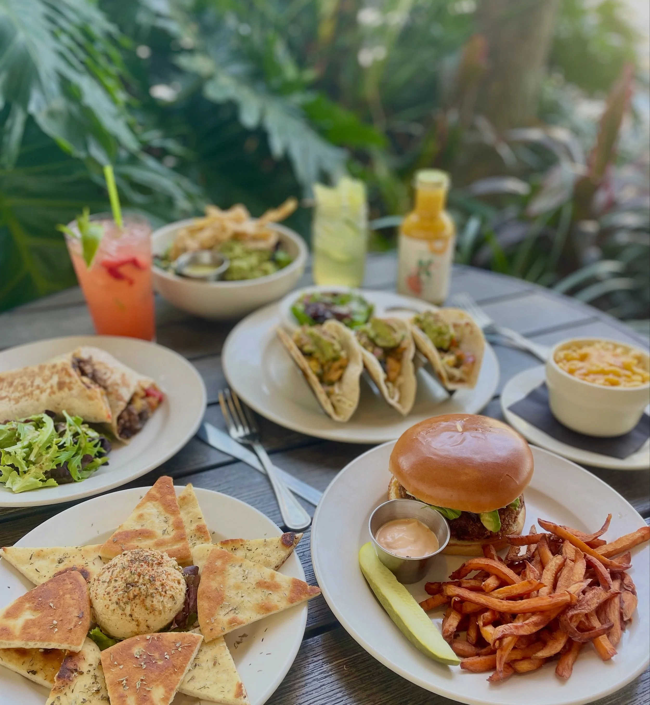 Google search prompt: A casual lunch spot for 4 in Midtown or a Downtown Savannah- serving fresh &amp; flavorful eats with exceptional vegetarian options ✨
.
.
.
.
#eatkayak #kayakkafe #alldietswelcome #savannahga #savannahgeorgia