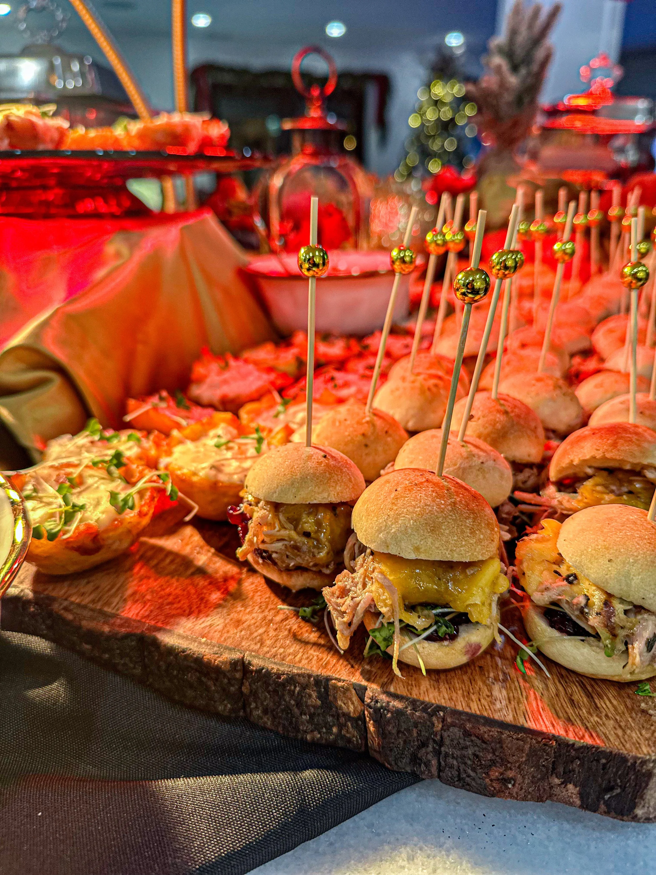 Exceptional hospitality by El Puente Catering

