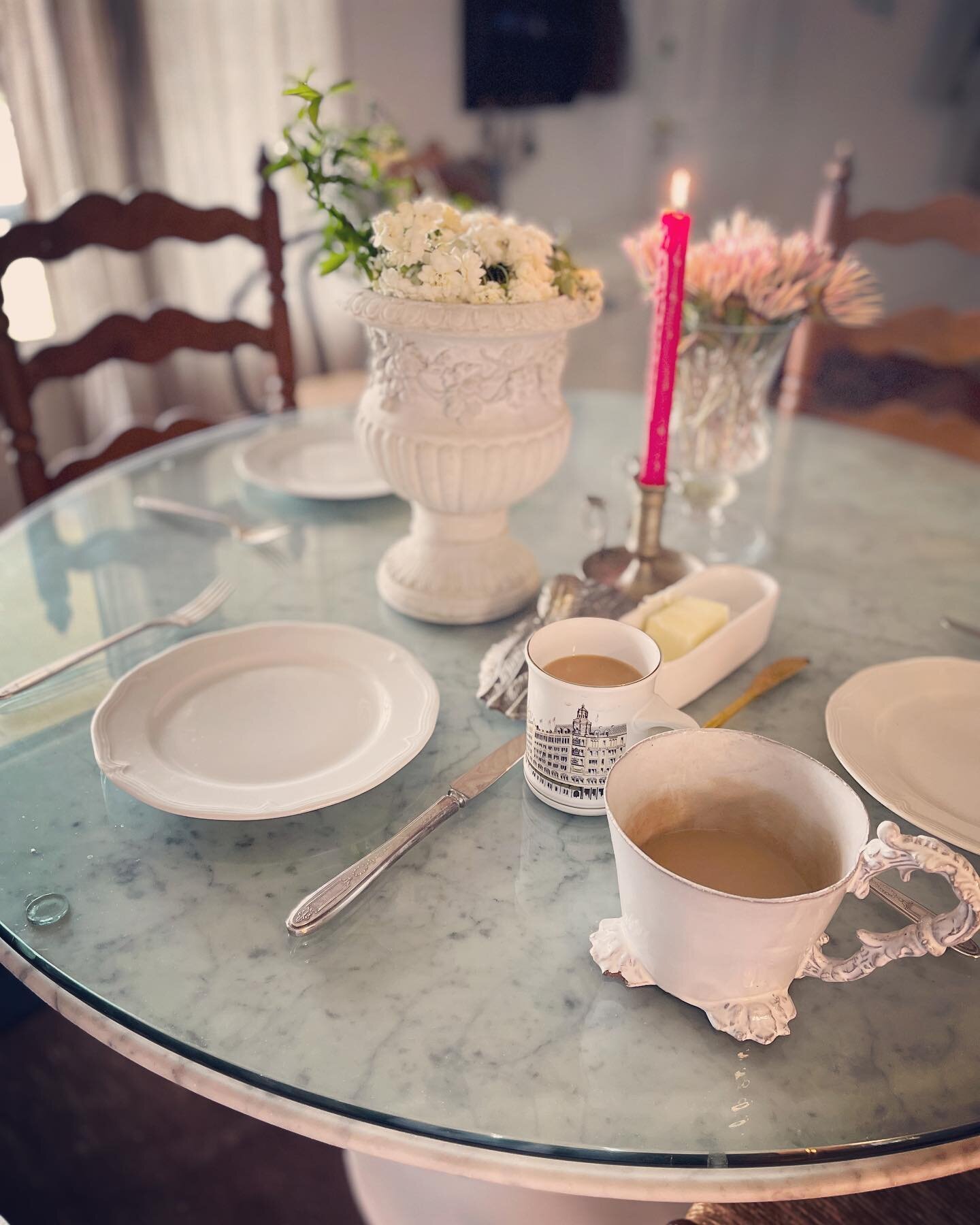 Le petit dejeuner 🍽 👑🤍✨ table styled by moi &hellip; #styleyourspirit