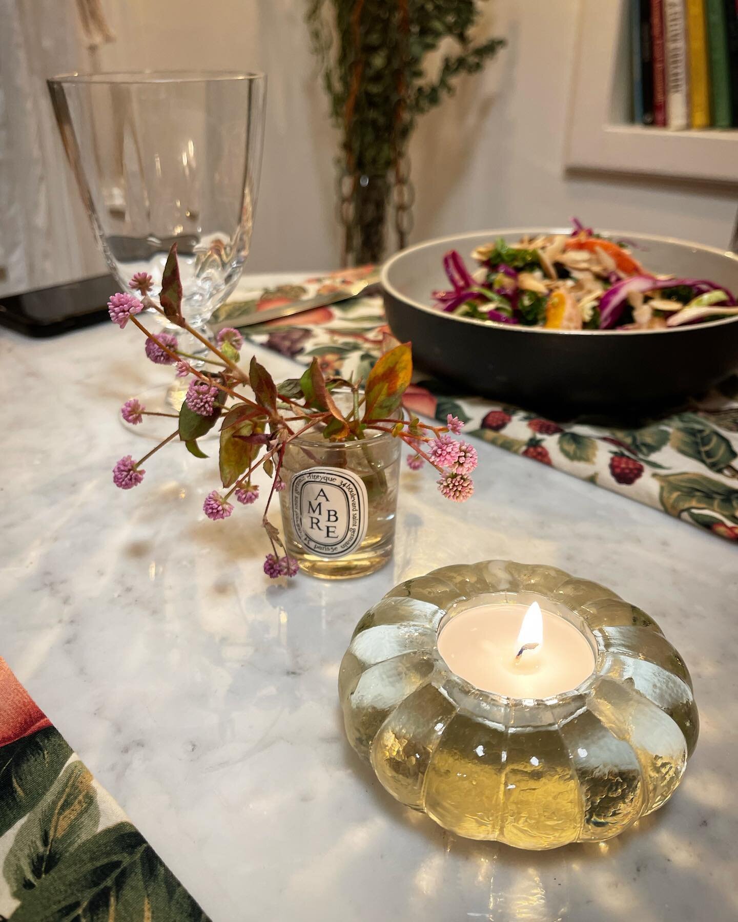 Whoa O &hellip; Amber is the color of my energy ✨ foraged florals and candle light elevates any table and meal. Bonus for reusing candle vessels, in this case for mini bud vase.