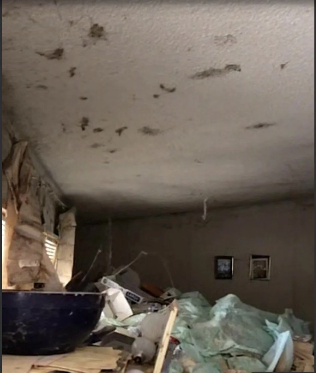 An image of a bedroom prior to renovation on the manufactured house we recently made a hard money loan against in Belen New Mexico