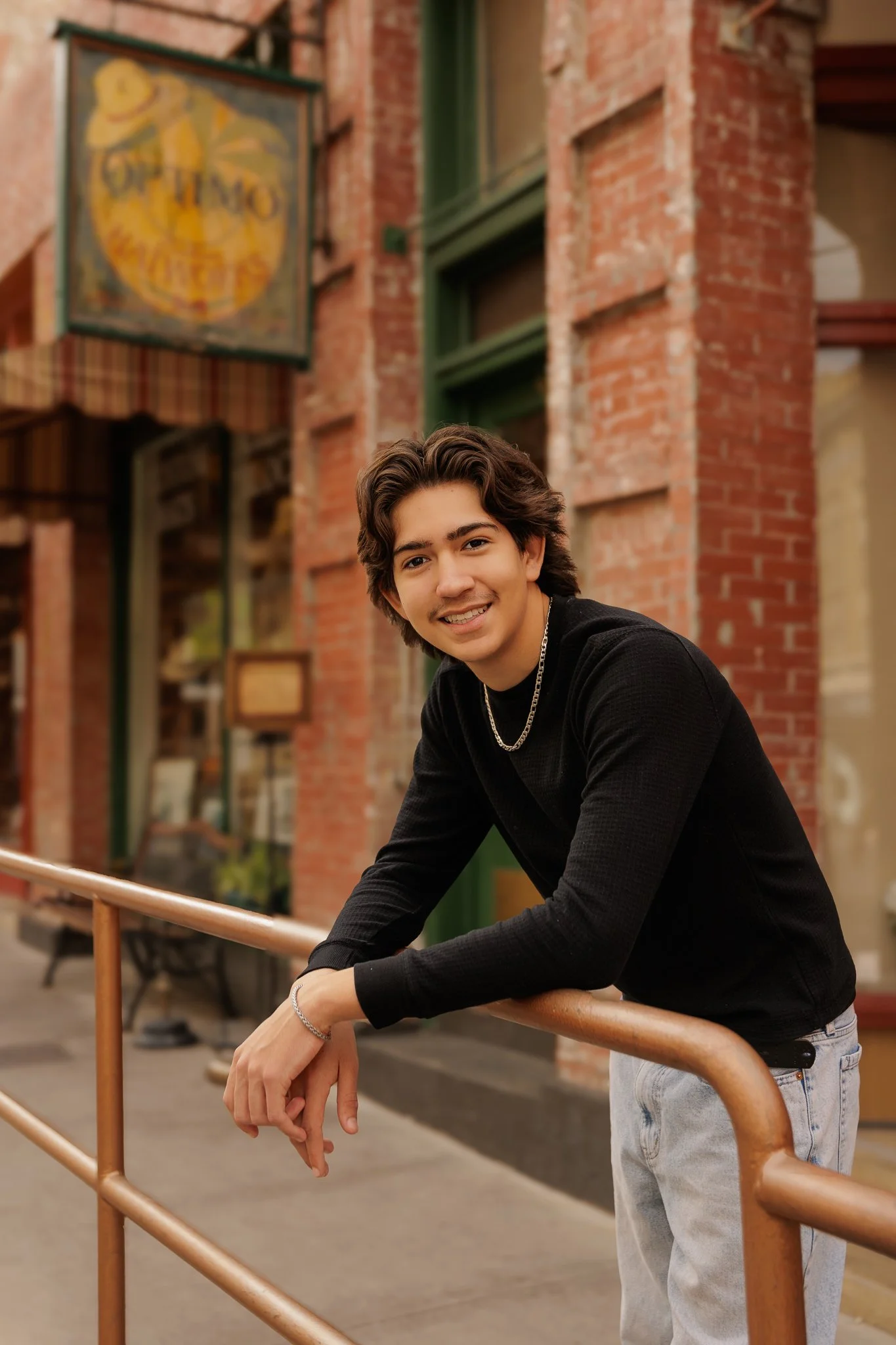 Roderic Senior photos small-4.jpg