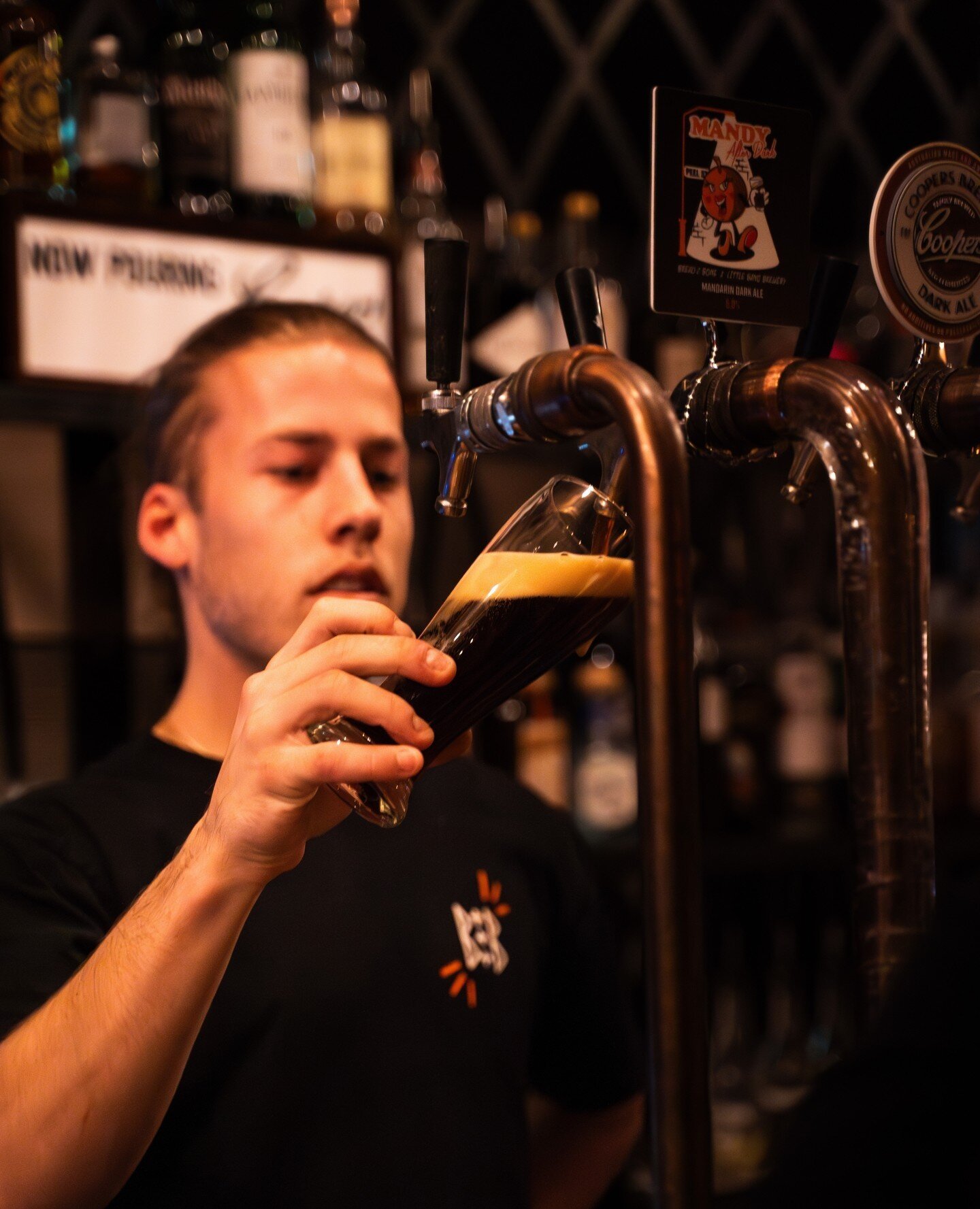 Last month we teamed up with our mates at @littlebangbrewing to bring you Mandy After Dark - our juicy and exclusive 5% mandarin dark ale 🍊⁠
⁠
Still yet to have a taste? Enjoy tonight as part of your Friday knockoffs. 🍻⁠
⁠
#BreadAndBone #MandyAfter