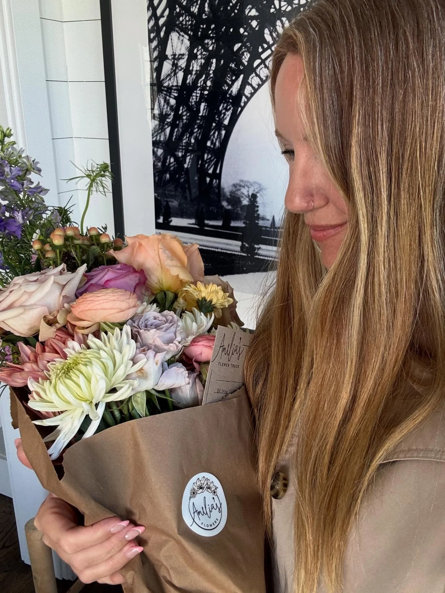 I created a beautiful life
.
Yet somehow I felt like I was moving through my days on autopilot
.
Not fully feeling life - not feeling fully alive
.
The beauty
.
The sadness 
.
There was a flatness and a disconnect from the fullness of all that was ri