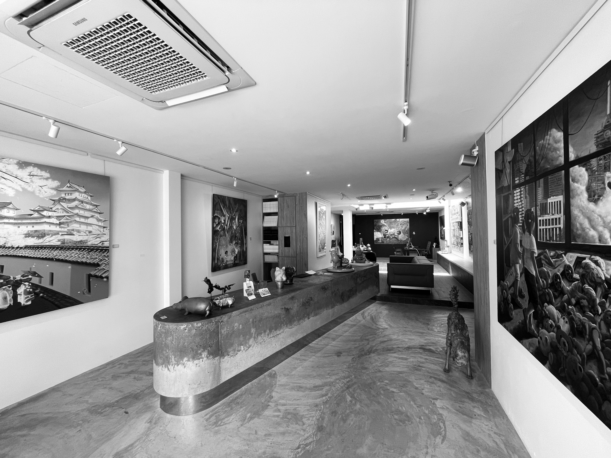 White Space Art Asia
 White Space Art Asia discovers and nurtures a new generation of contemporary Asian artists. Created in conjunction with Heng Artland Gallery to identify talents who stand the test of time, this institution boasts forty-one years