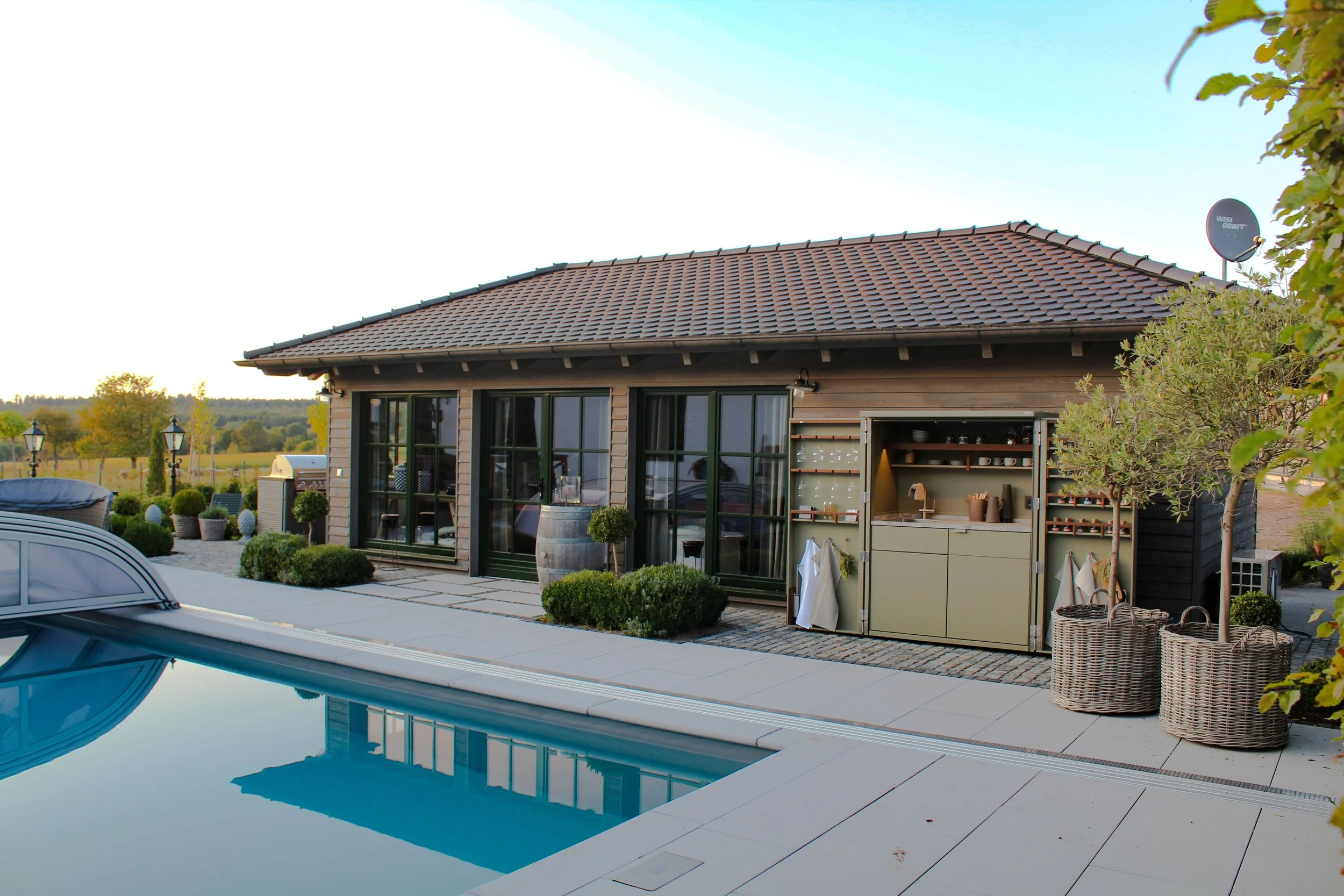 Luxury Outdoor Kitchens with Urban Choice 